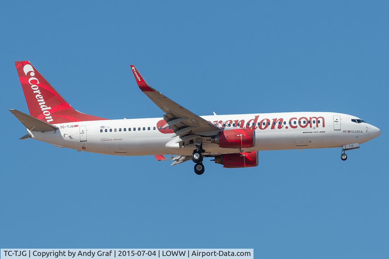 Aircraft TC-TJG, 1999 Boeing 737-86J, c/n 29120 l/n 202, Corendon 737-800, at LOWW, photo by Andy Graf
