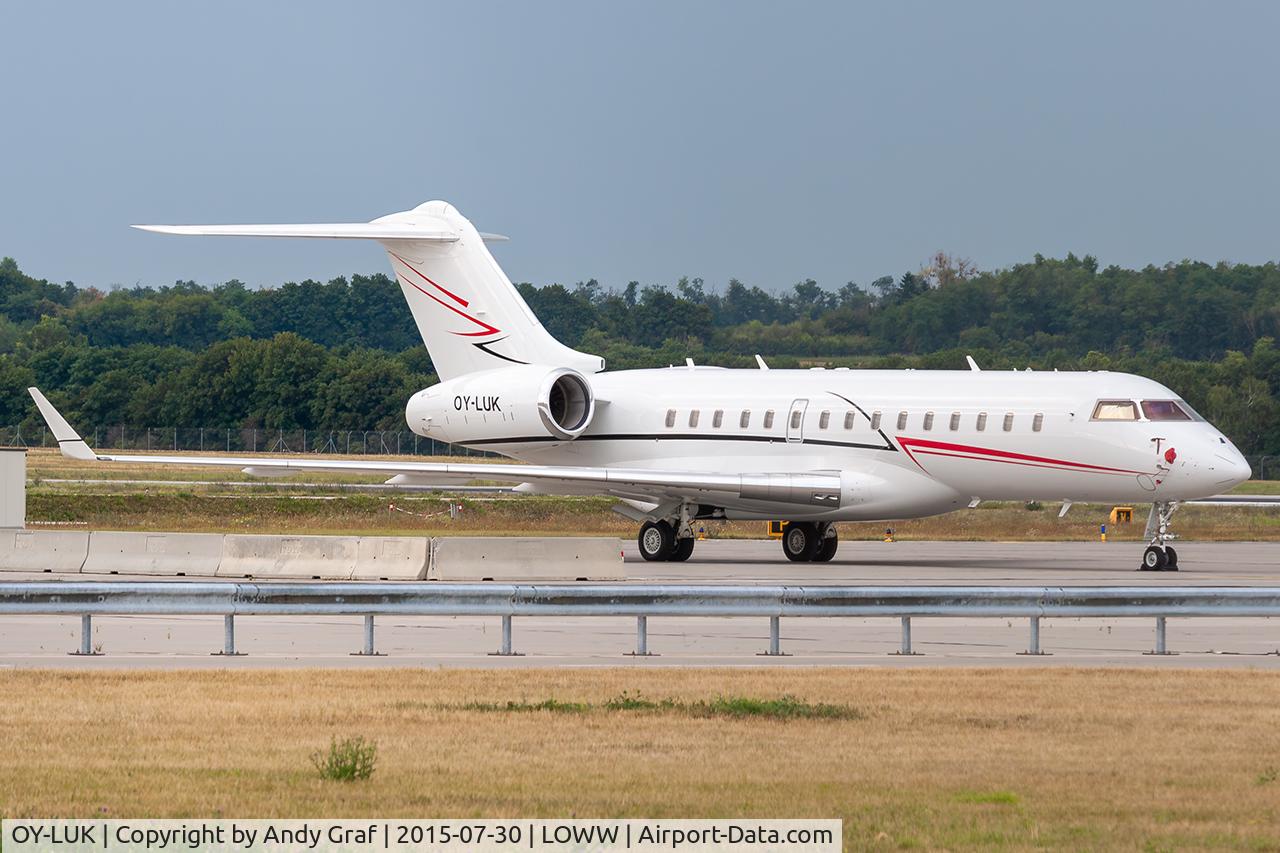 Aircraft OY-LUK, 2007 Bombardier BD-700-1A10 Global Express, c/n 9267, Untitled BD700, at LOWW, photo by Andy Graf