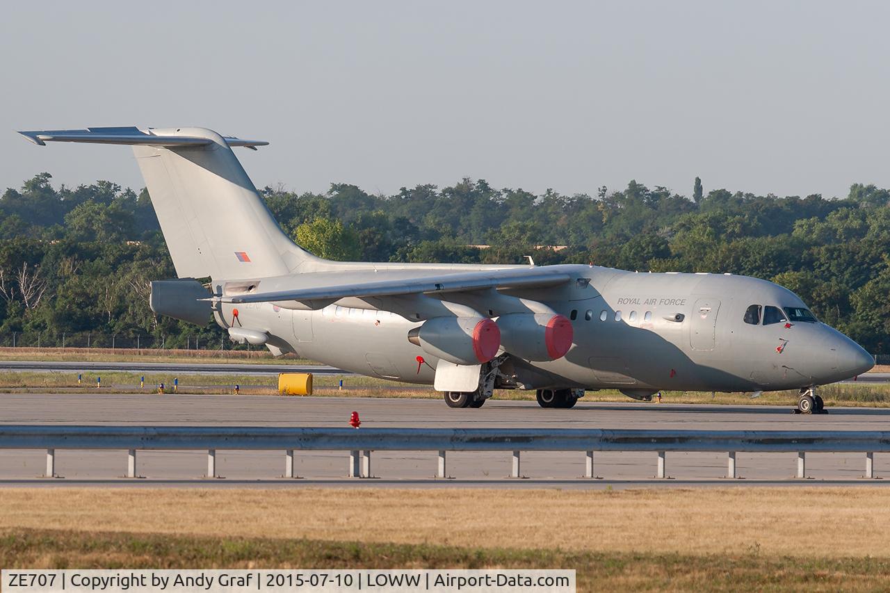 Aircraft ZE707, 1991 British Aerospace BAe.146-200QC Quick Change, c/n E2188 l/n 188, RAF Bae146-200, at LOWW, photo by Andy Graf