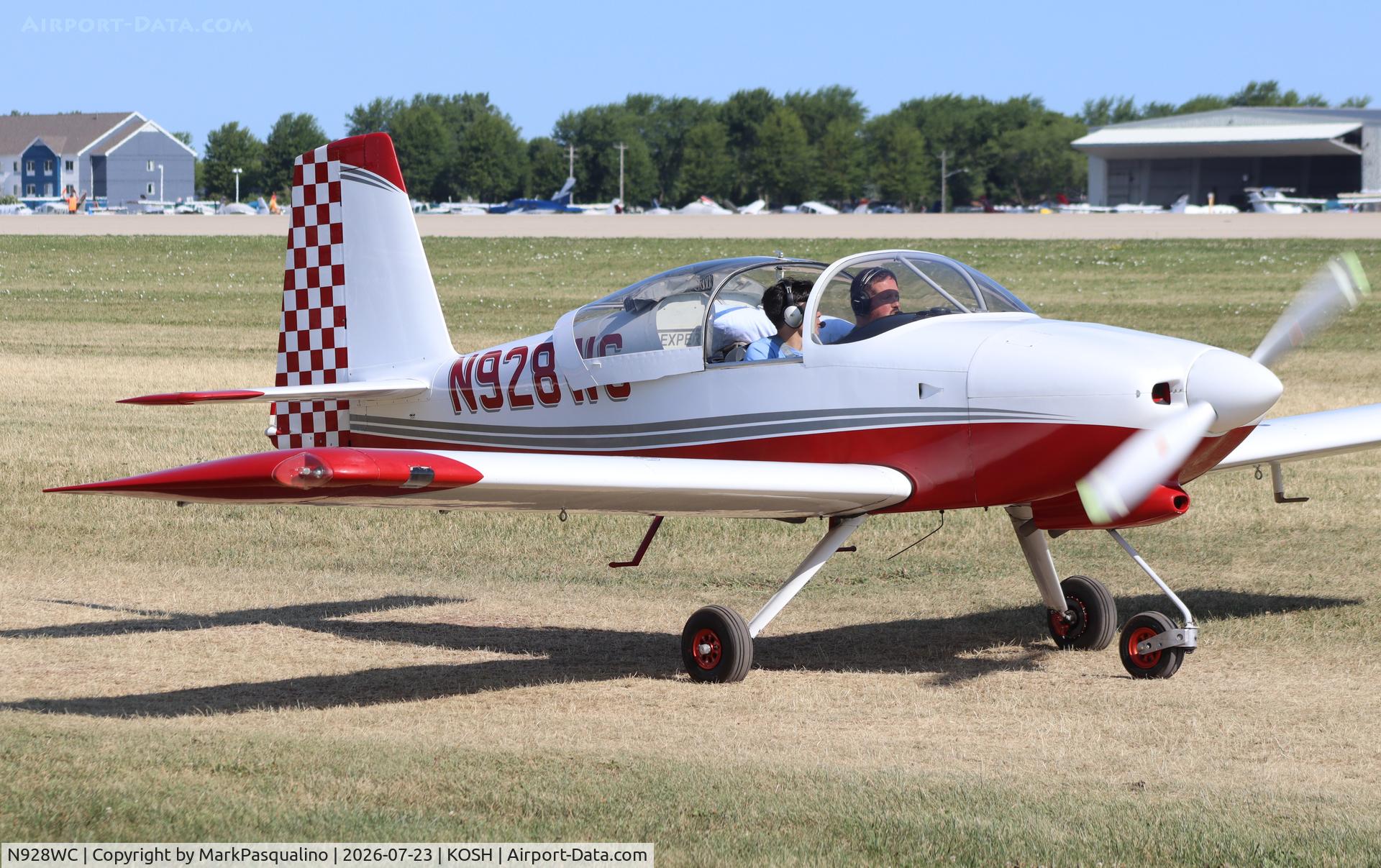 Aircraft N928WC, Vans RV-7A, c/n 71201, Vans RV-7A, at KOSH, photo by MarkPasqualino