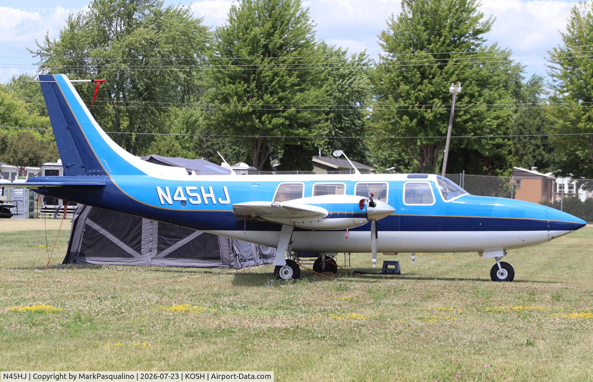 Aircraft N45HJ, 1979 Piper Aerostar 601P, c/n 61P06037963270, Piper Aerostar 601P, at KOSH, photo by MarkPasqualino