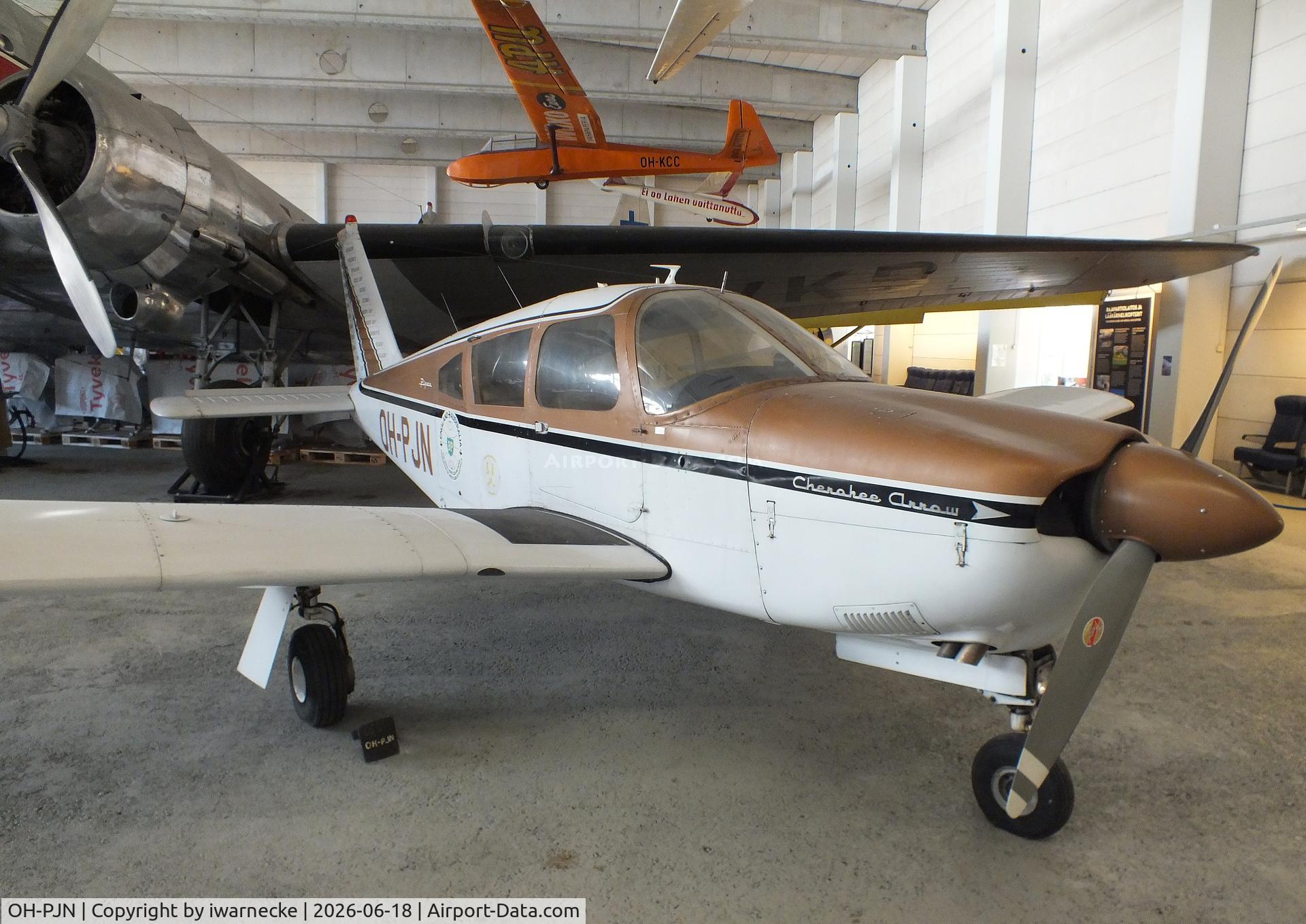 Aircraft OH-PJN, 1968 Piper PA-28R 180 Cherokee Arrow, c/n 28R-30885, Piper PA-28R-180 Cherokee Arrow at the Suomen Ilmailumuseo (Finnish Aviation Museum), Vantaa, photo by iwarnecke
