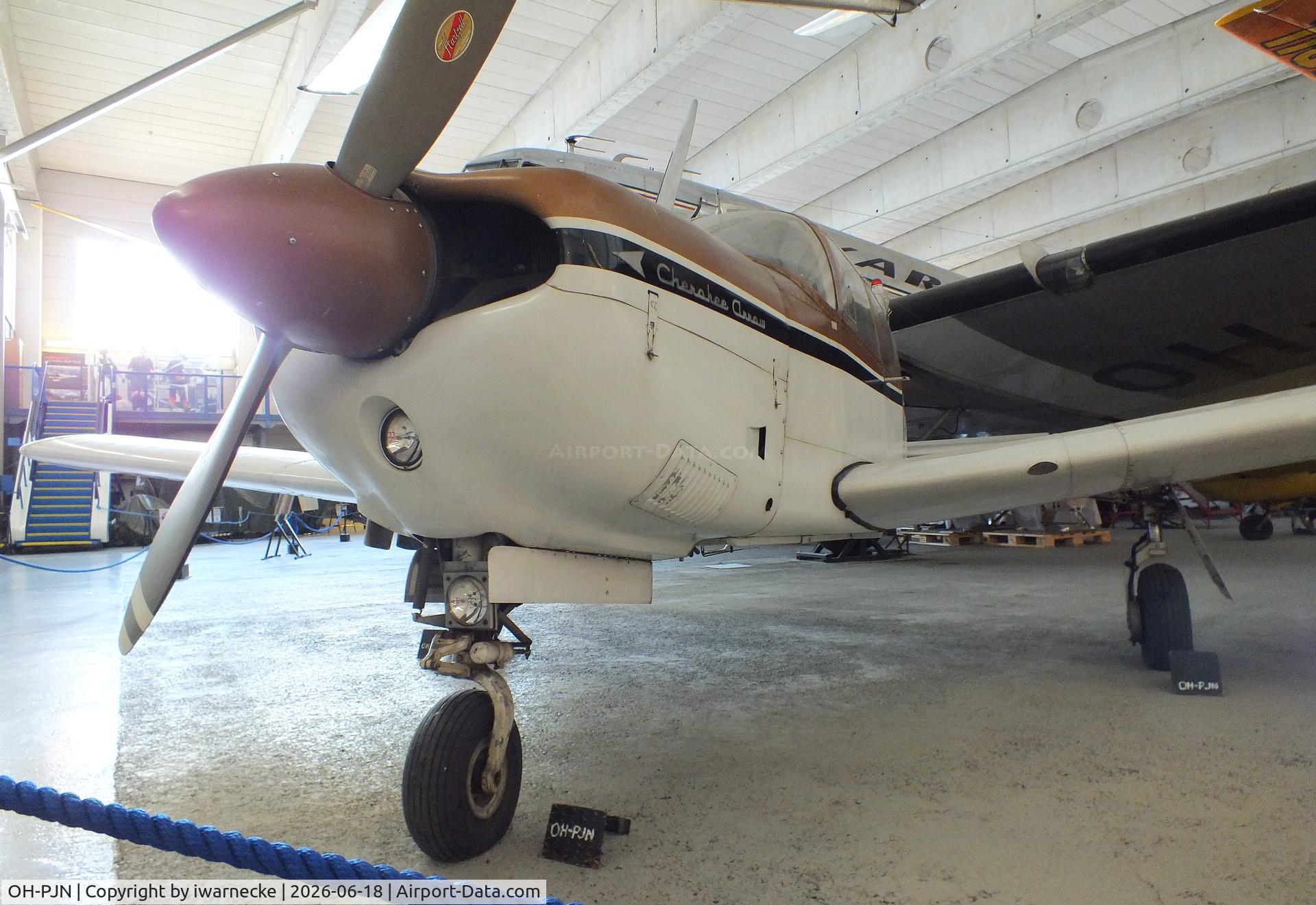 Aircraft OH-PJN, 1968 Piper PA-28R 180 Cherokee Arrow, c/n 28R-30885, Piper PA-28R-180 Cherokee Arrow at the Suomen Ilmailumuseo (Finnish Aviation Museum), Vantaa, photo by iwarnecke
