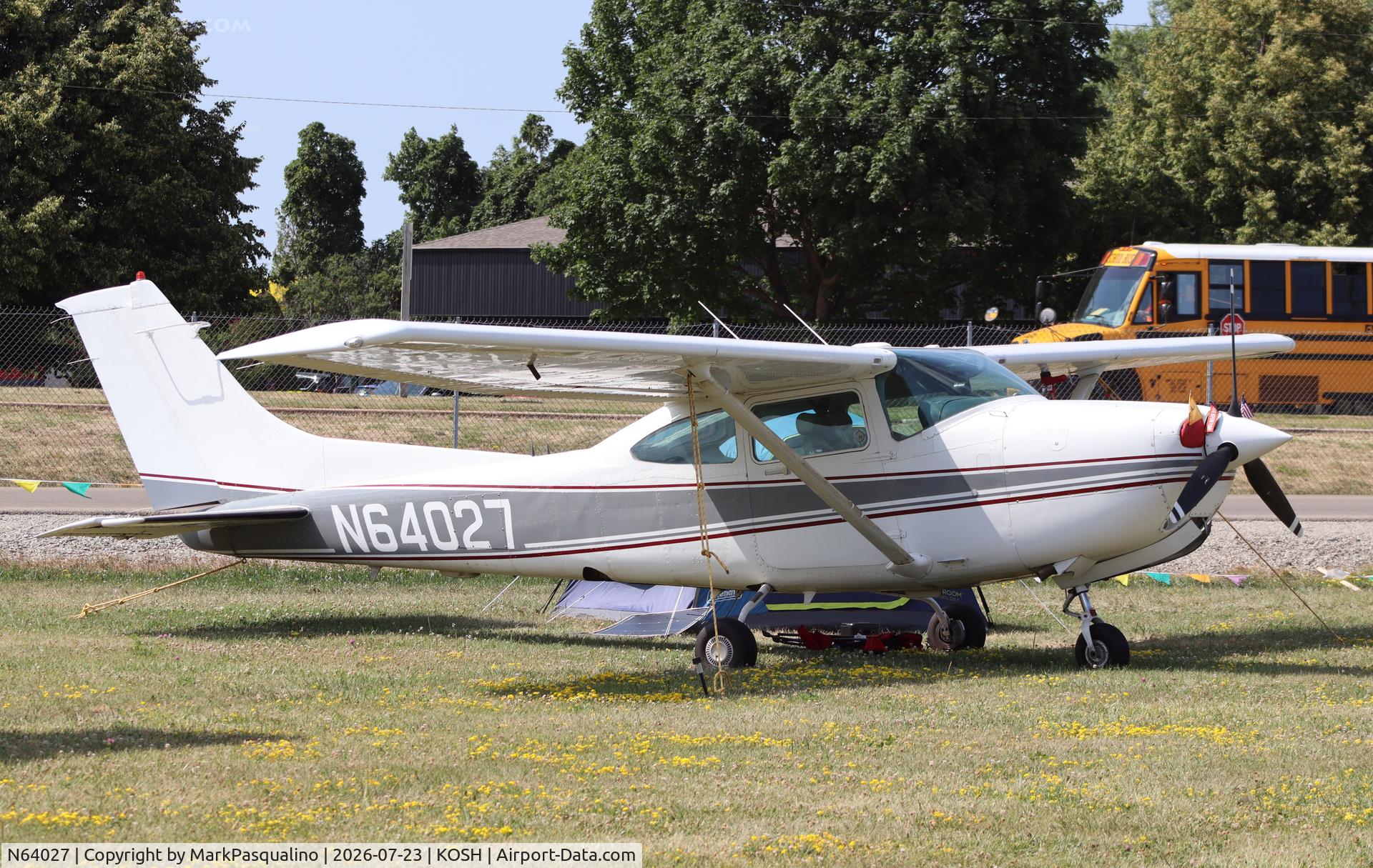 Aircraft N64027, 1985 Cessna R182 Skylane RG, c/n R18202021, Cessna R182, at KOSH, photo by MarkPasqualino