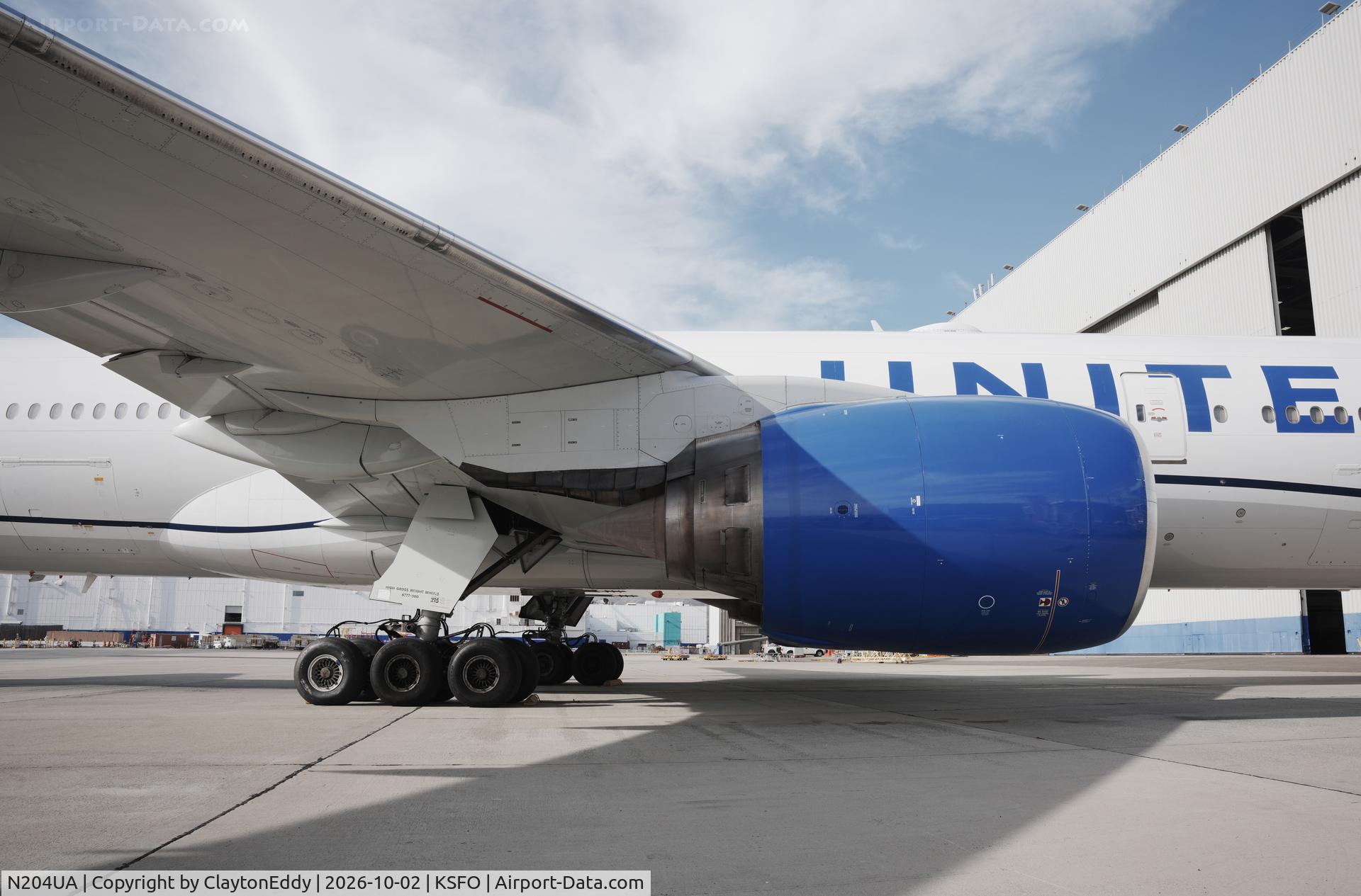 Aircraft N204UA, 1999 Boeing 777-222/ER, c/n 28713 l/n 191, SFO 2026, at KSFO, photo by ClaytonEddy