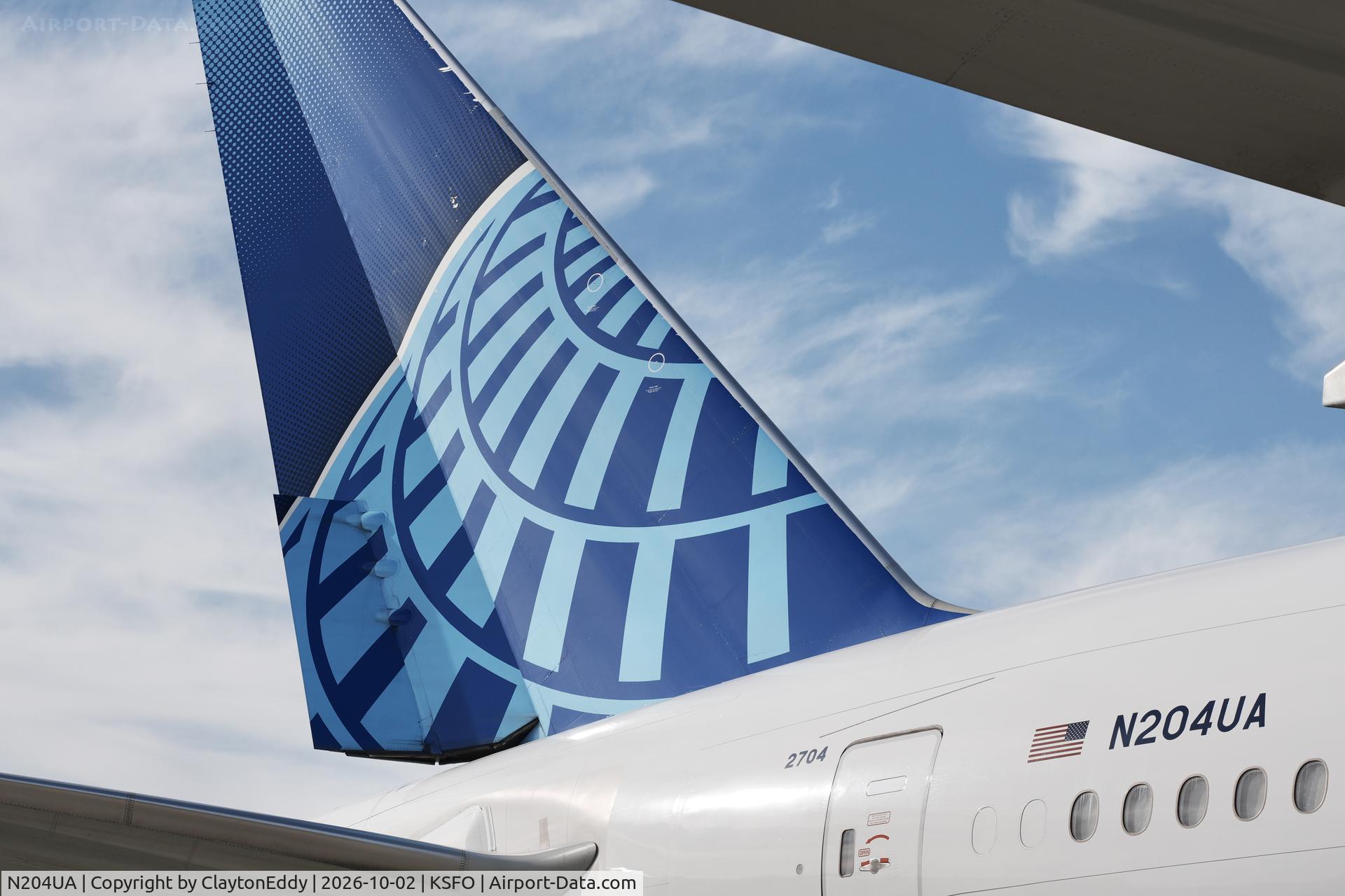 Aircraft N204UA, 1999 Boeing 777-222/ER, c/n 28713 l/n 191, SFO 2026, at KSFO, photo by ClaytonEddy