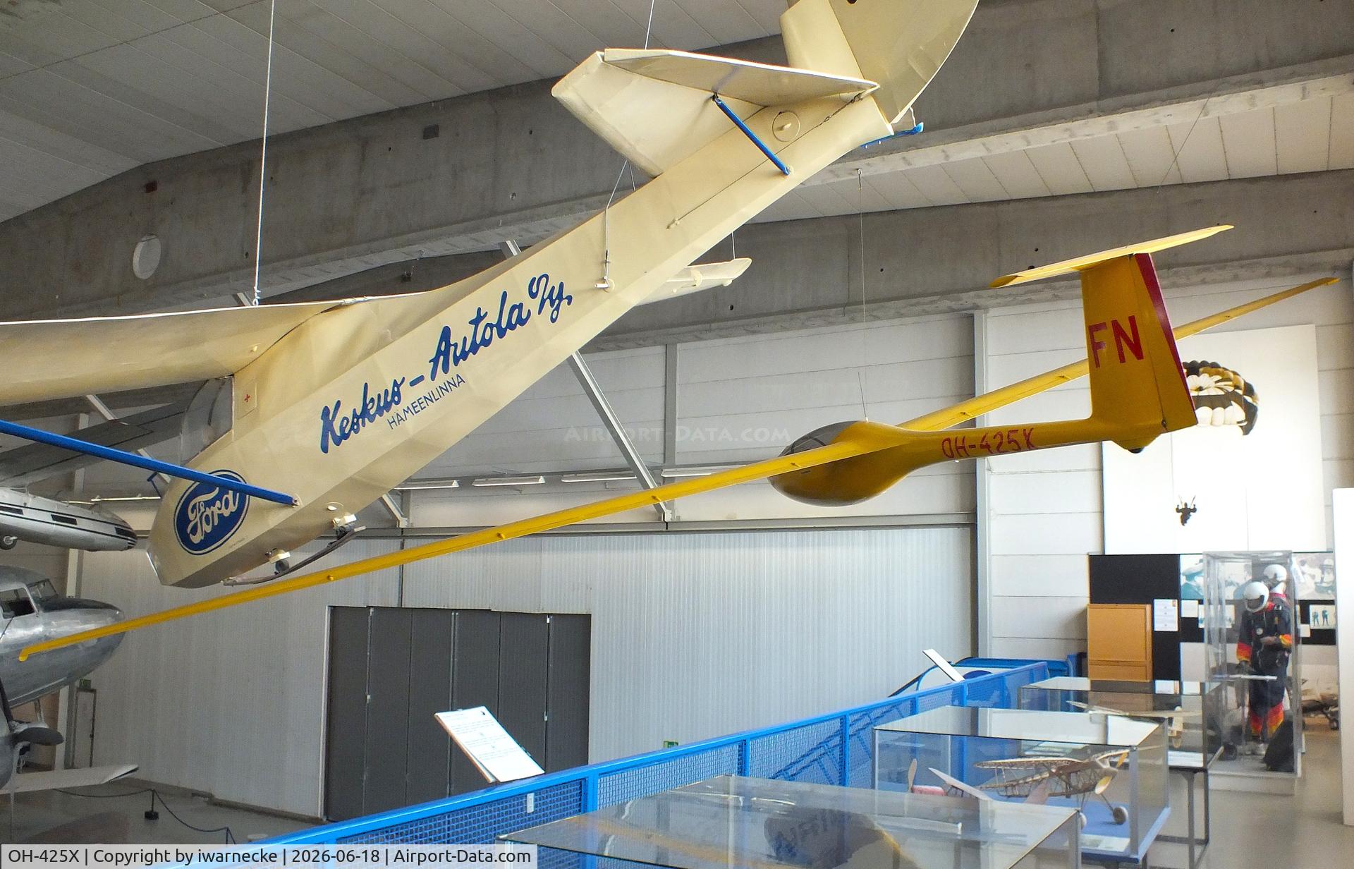 Aircraft OH-425X, 1973 Polyteknikkojen Ilmailukerho PIK-20 Proto, c/n 01, Polyteknikkojen Ilmailukerho PIK-20 Proto at the Suomen Ilmailumuseo (Finnish Aviation Museum), Vantaa, photo by iwarnecke