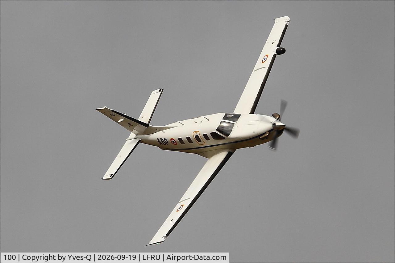 Aircraft 100, Socata TBM-700, c/n 100, Socata TBM-700, On display, Morlaix-Ploujean airport (LFRU-MXN), at LFRU, photo by Yves-Q