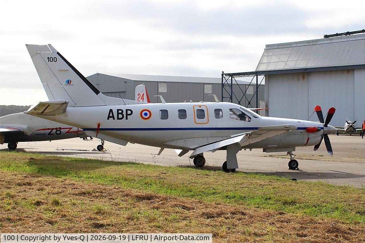 Aircraft 100, Socata TBM-700, c/n 100, Socata TBM-700, Static display, Morlaix-Ploujean airport (LFRU-MXN), at LFRU, photo by Yves-Q