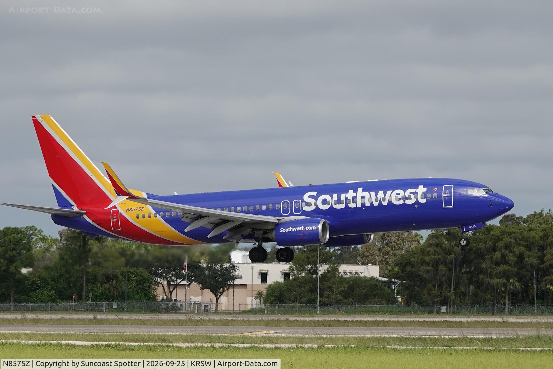 Aircraft N8575Z, 2018 Boeing 737-8H4, c/n 63589 l/n 6966, Southwest 1405 arrives at Southwest Florida International Airport following flight from Orlando International Airport, at KRSW, photo by Suncoast Spotter