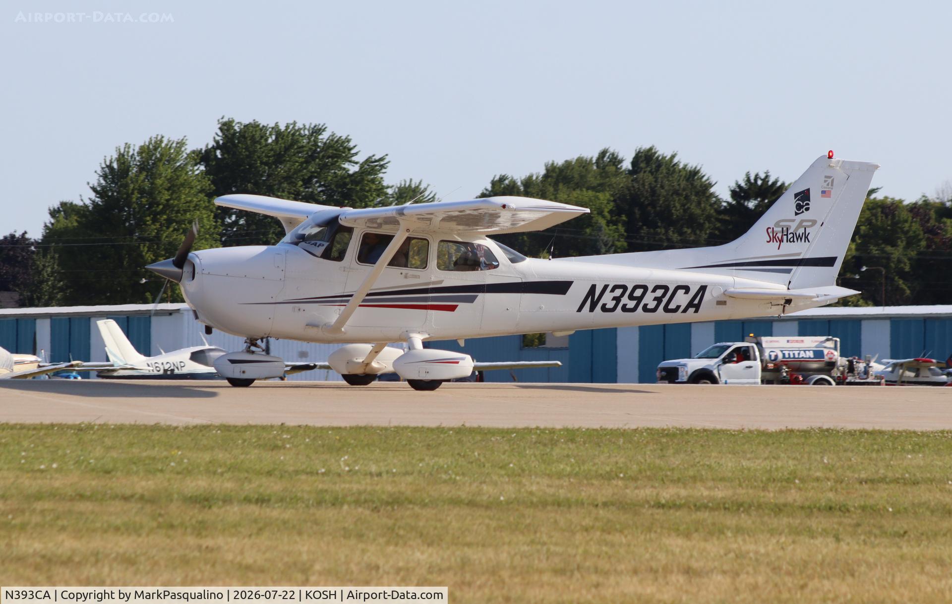 Aircraft N393CA, 2001 Cessna 172S, c/n 172S8983, Cessna 172S, at KOSH, photo by MarkPasqualino