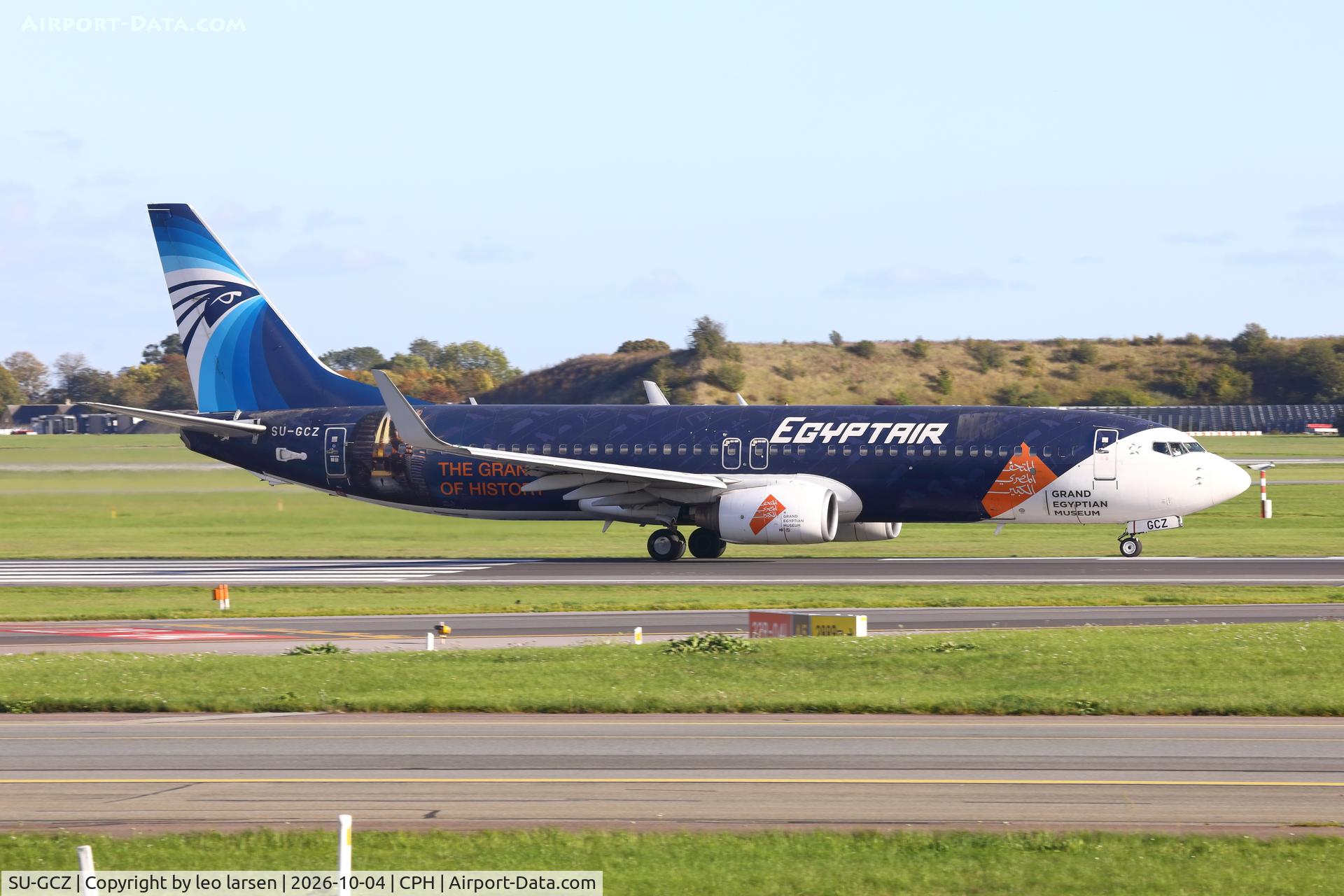 Aircraft SU-GCZ, 2009 Boeing 737-866, c/n 35568 l/n 2795, Copenhagen 4.10.2026 in Egyptian Museums livery, at CPH, photo by leo larsen