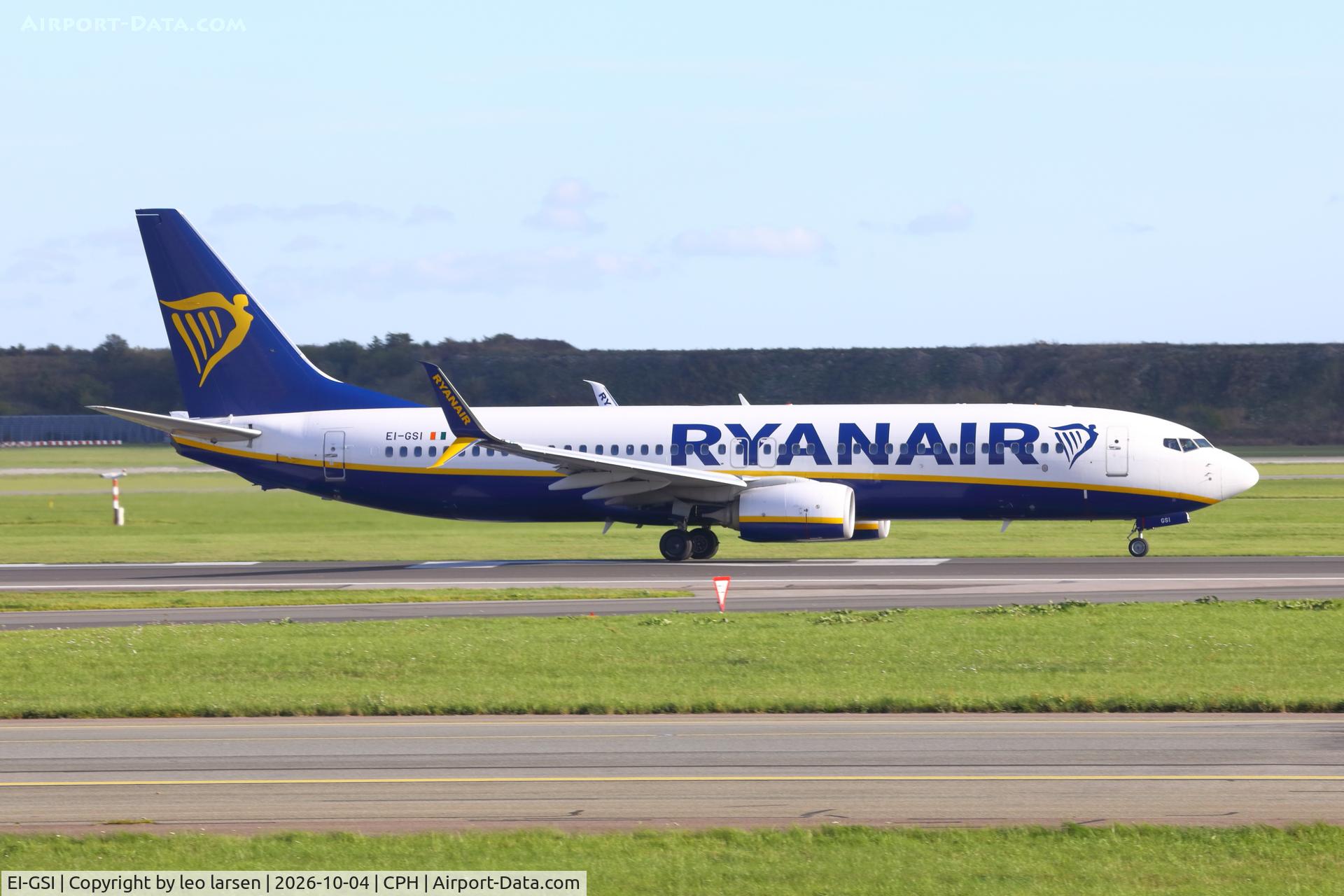 Aircraft EI-GSI, 2018 Boeing 737-800, c/n 44848, Copenhagen 4.10.2026, at CPH, photo by leo larsen