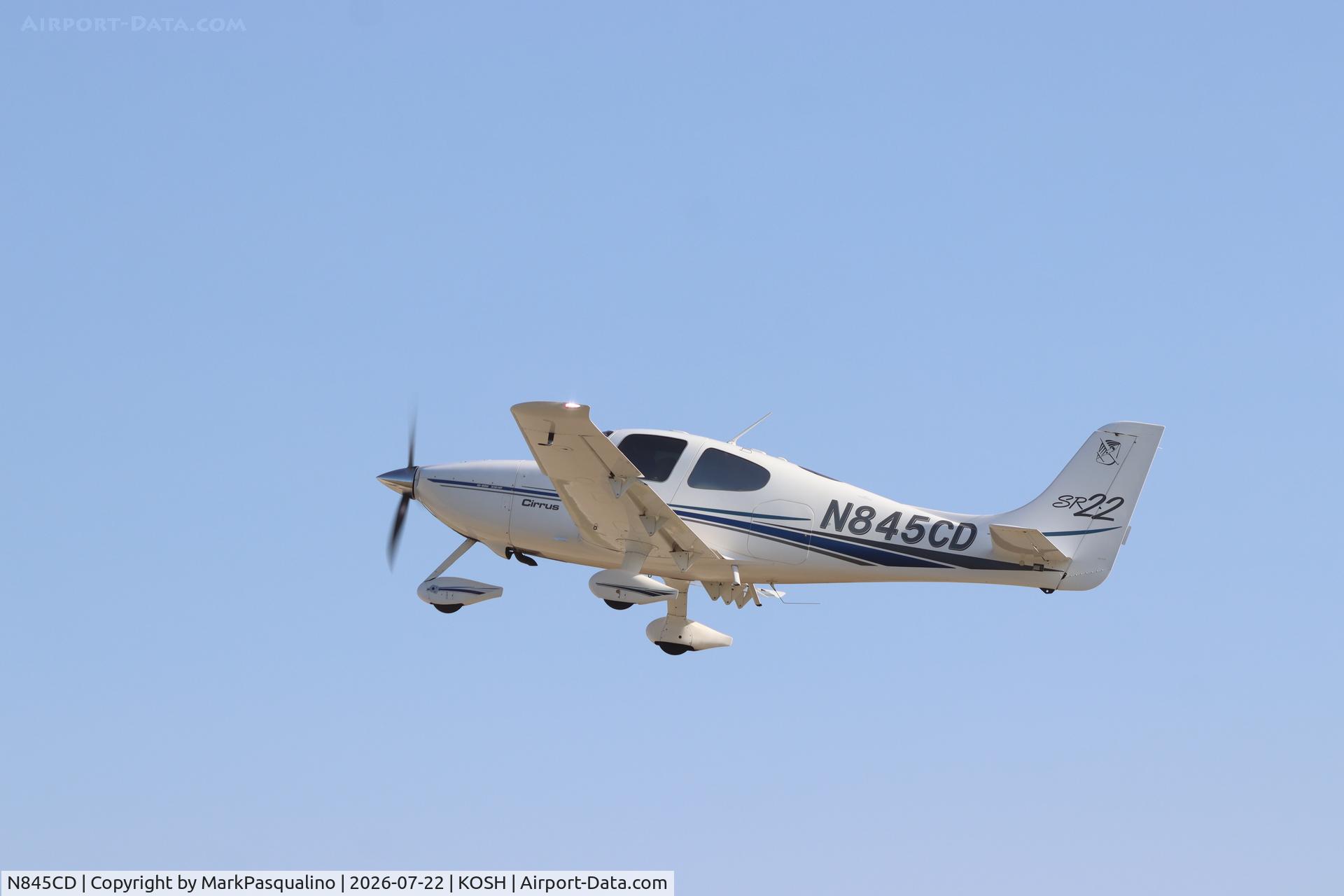 Aircraft N845CD, 2002 Cirrus SR22, c/n 0194, Cirrus SR22, at KOSH, photo by MarkPasqualino