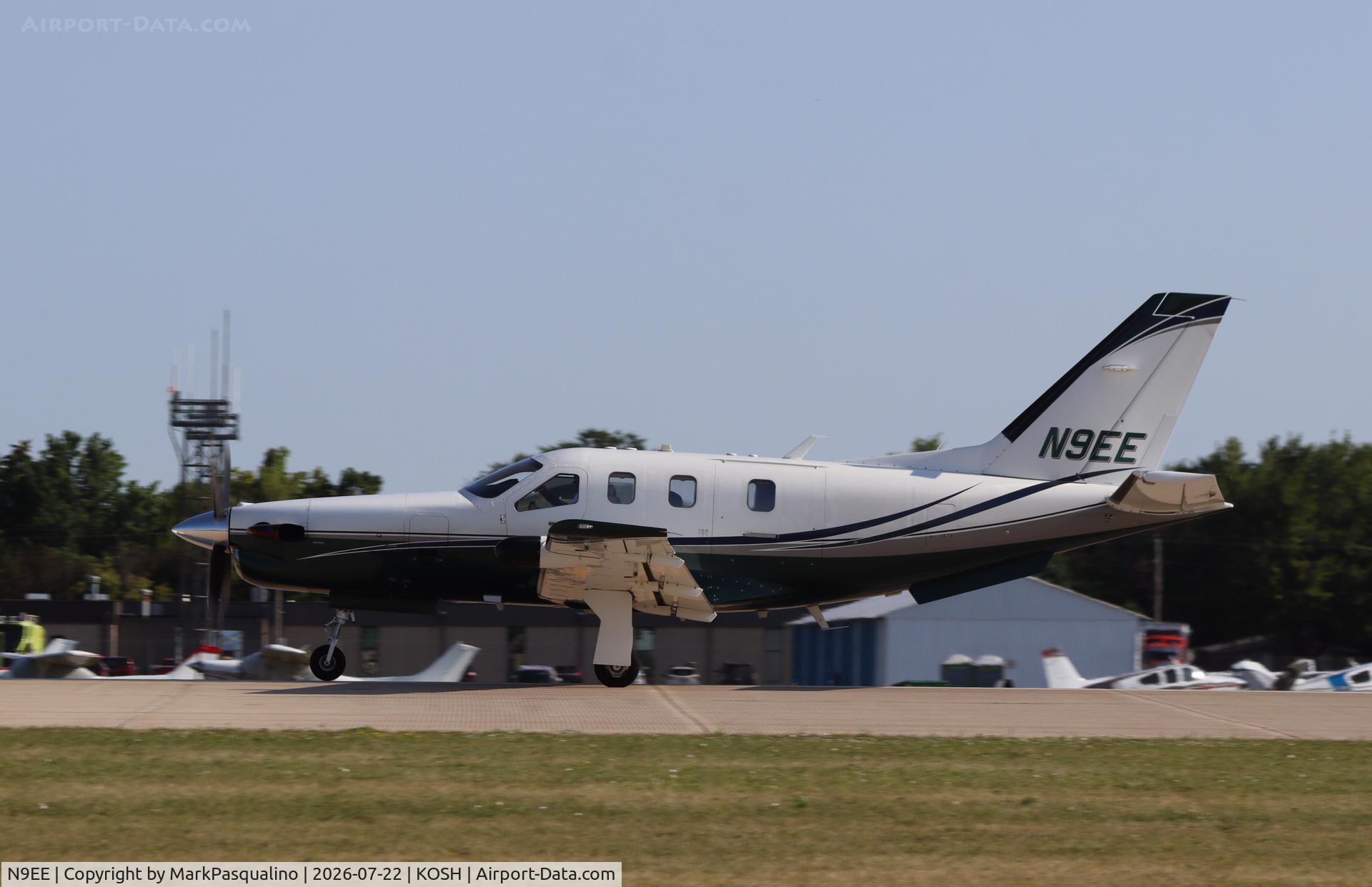Aircraft N9EE, 2003 Socata TBM-700, c/n 286, Socata TBM-700, at KOSH, photo by MarkPasqualino