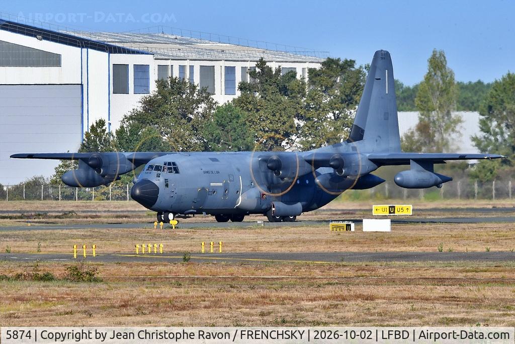 Aircraft 5874, Lockheed Martin KC-130J Hercules Hercules, c/n 5874, "Balzac 18", at LFBD, photo by Jean Christophe Ravon / FRENCHSKY