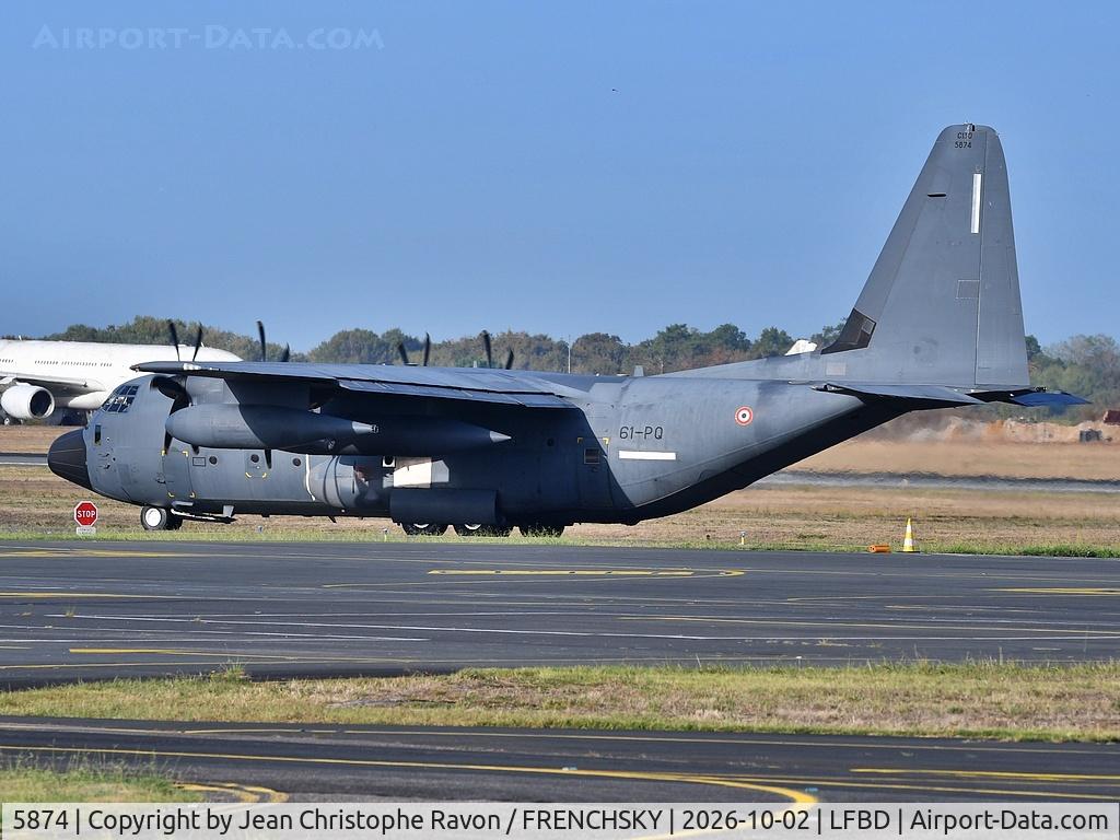 Aircraft 5874, Lockheed Martin KC-130J Hercules Hercules, c/n 5874, "Balzac 18", at LFBD, photo by Jean Christophe Ravon / FRENCHSKY