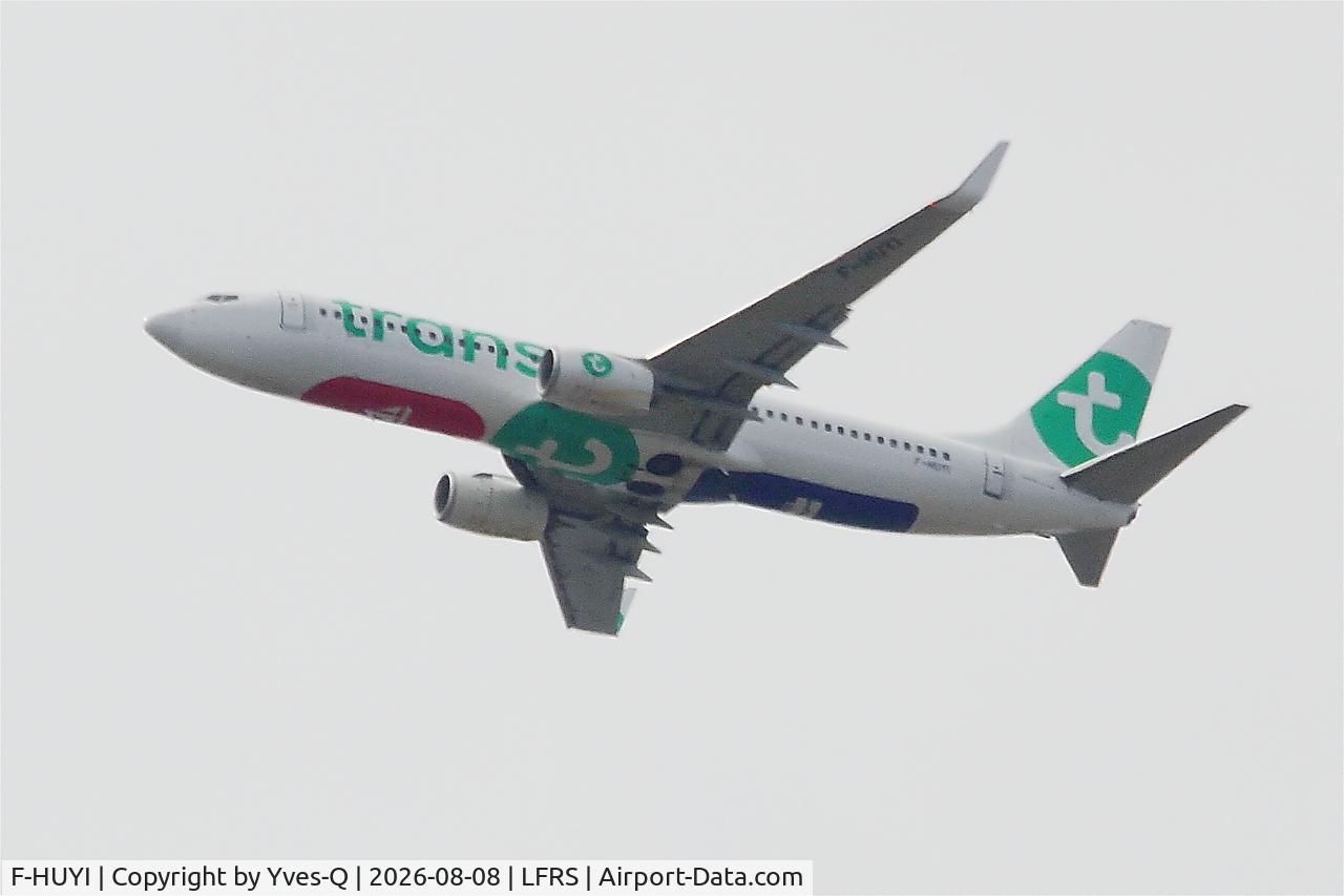 Aircraft F-HUYI, 2013 Boeing 737-86N, c/n 38039 l/n 4469, Boeing 737-86N Airbus A319-114, Climbing from rwy 03, Nantes-Atlantique airport (LFRS-NTE), at LFRS, photo by Yves-Q