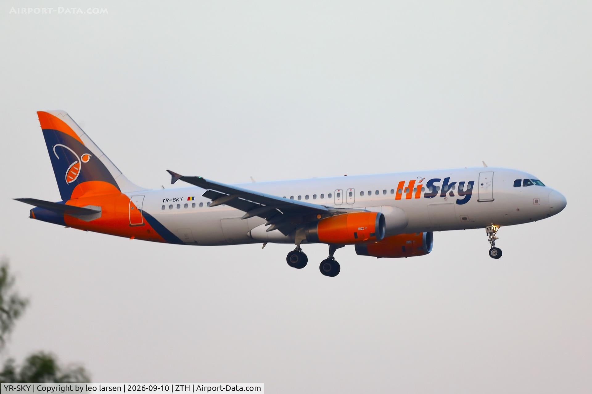 Aircraft YR-SKY, 2010 Airbus A320-232, c/n 4493, Zakynthos 10.9.2026, at ZTH, photo by leo larsen