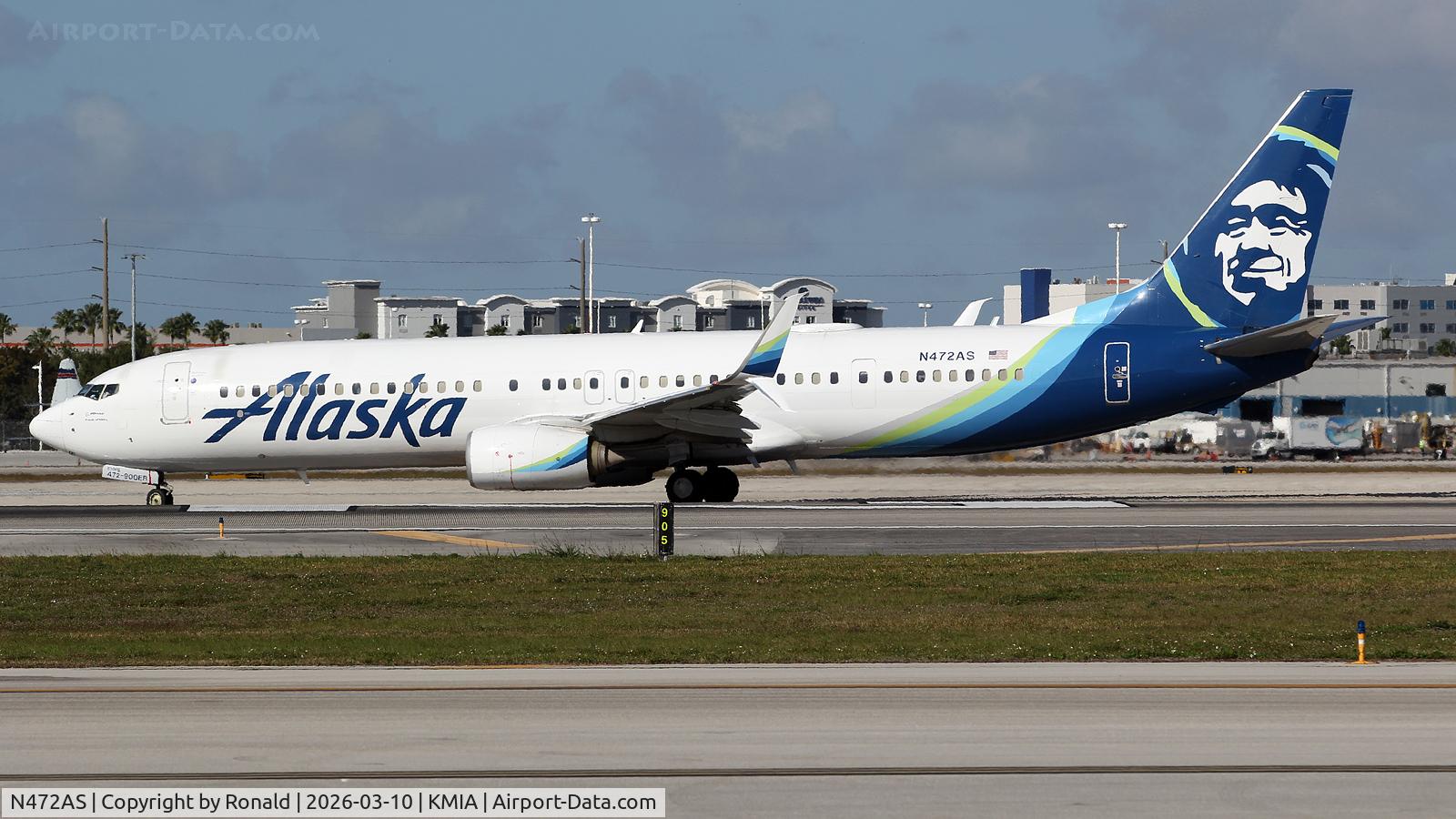 Aircraft N472AS, 2015 Boeing 737-990/ER, c/n 60580 l/n 5358, at mia, at KMIA, photo by Ronald