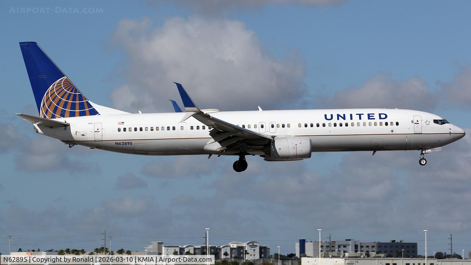 Aircraft N62895, 2016 Boeing 737-924/ER, c/n 62769 l/n 6105, at mia, at KMIA, photo by Ronald