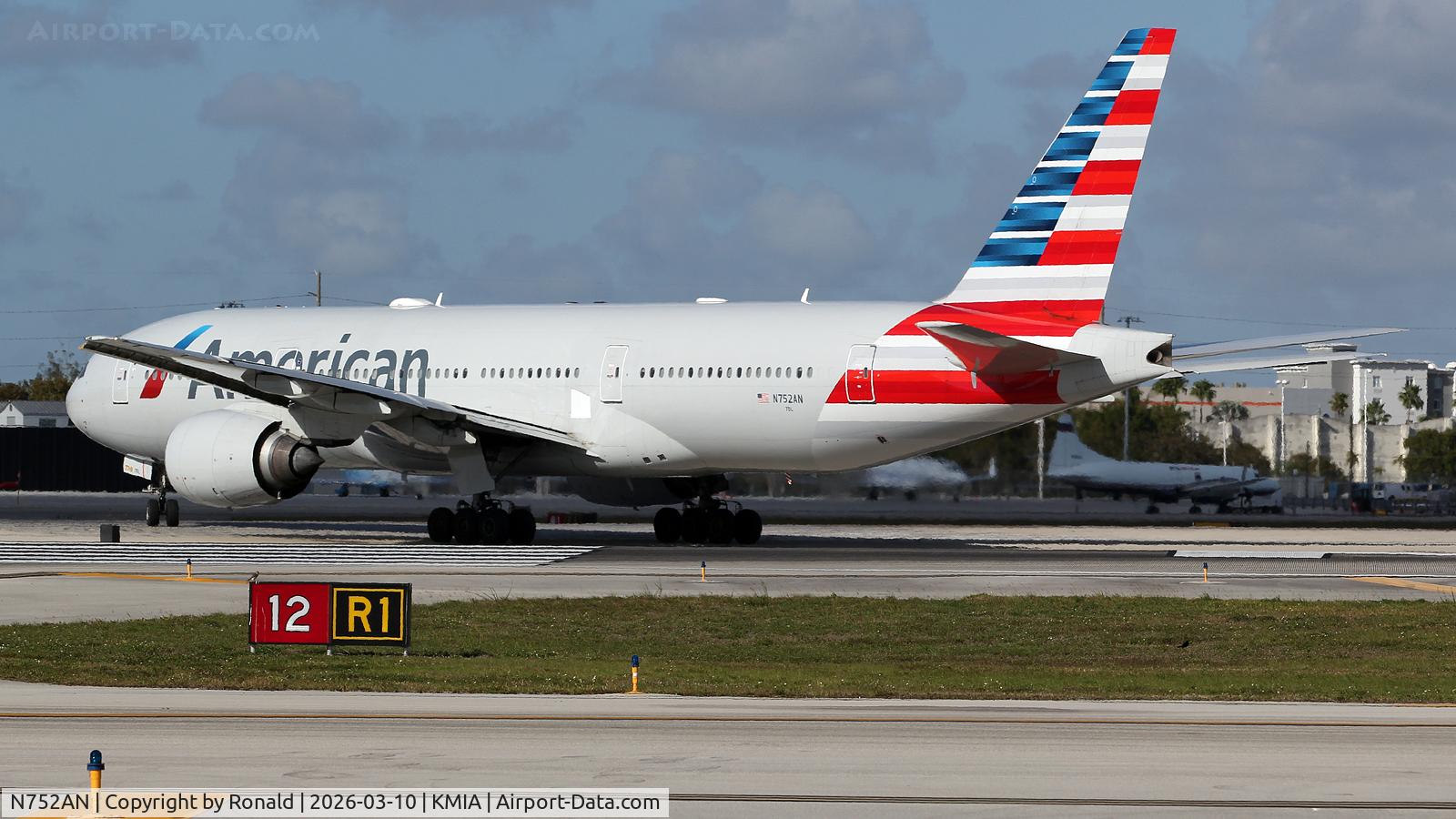 Aircraft N752AN, 2001 Boeing 777-223, c/n 30260, at mia, at KMIA, photo by Ronald
