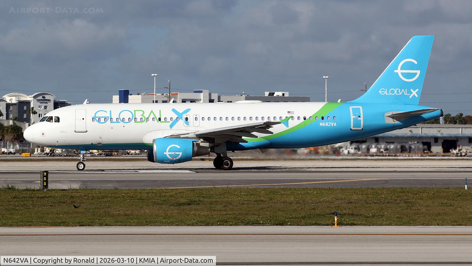 Aircraft N642VA, 2008 Airbus A320-214, c/n 3670, at mia, at KMIA, photo by Ronald