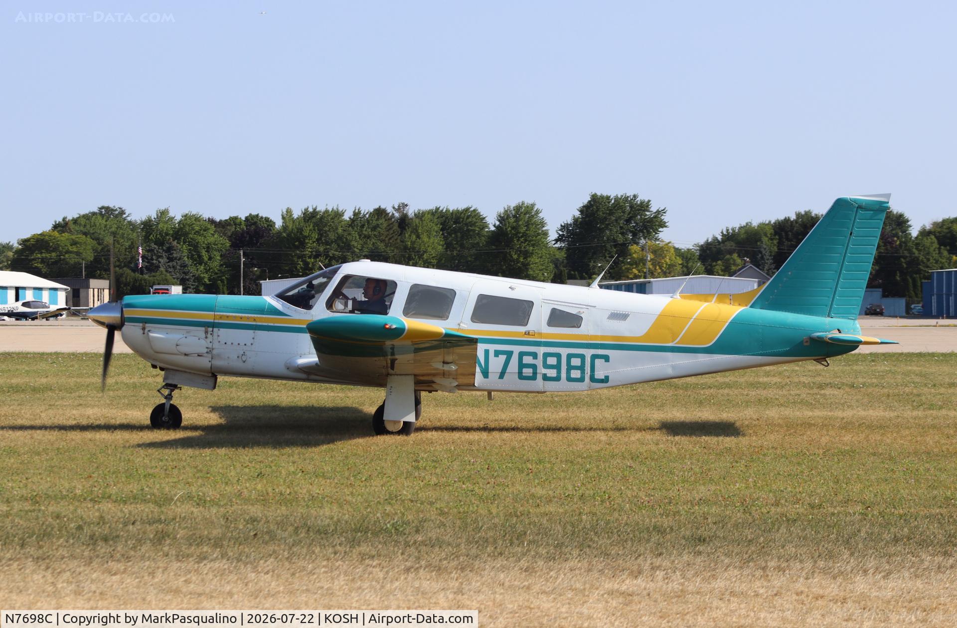 Aircraft N7698C, 1975 Piper PA-32R-300 Cherokee Lance, c/n 32R-7680059, Piper PA-32R-300, at KOSH, photo by MarkPasqualino