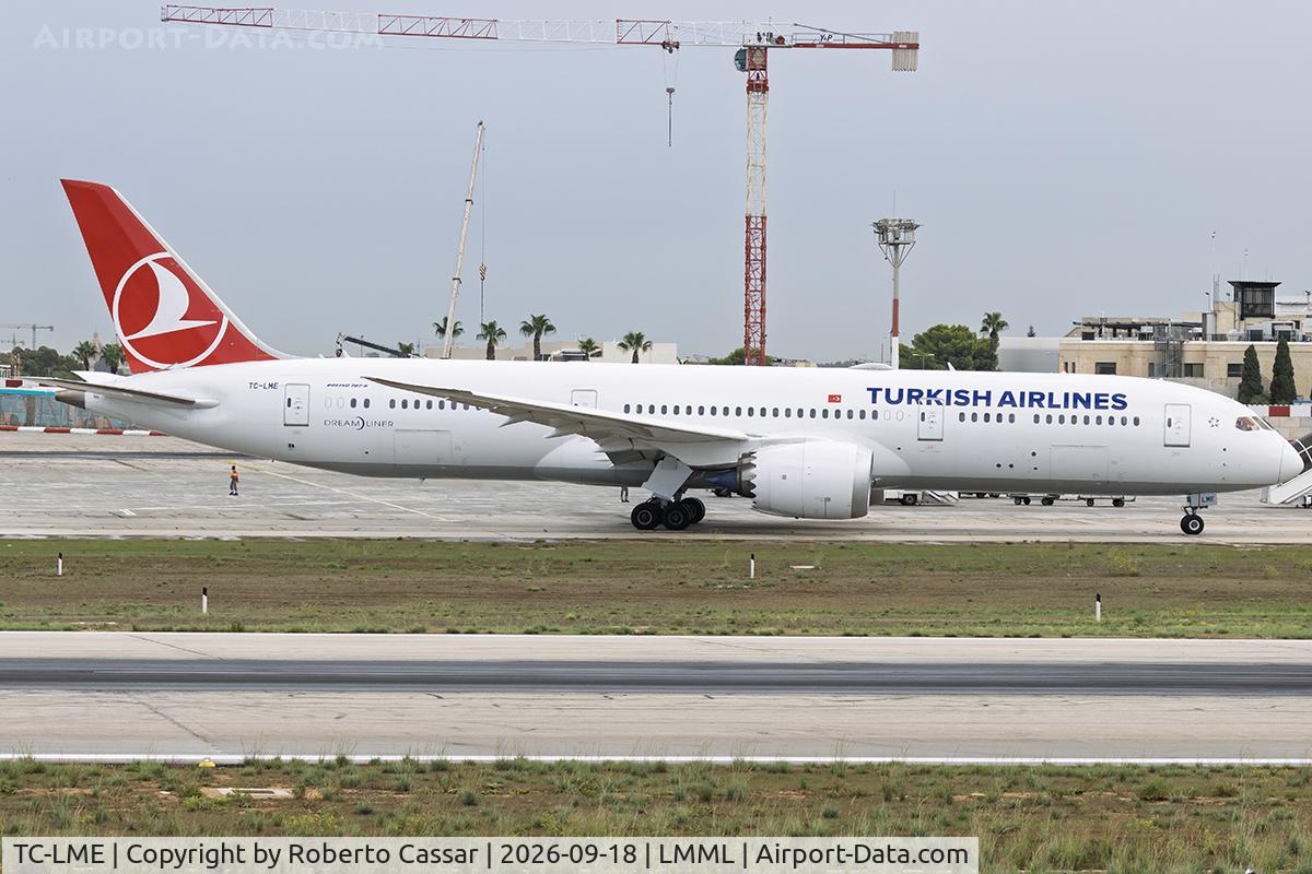 Aircraft TC-LME, Boeing 787-9 Dreamliner Dreamliner, c/n 68883, Park 9, at LMML, photo by Roberto Cassar
