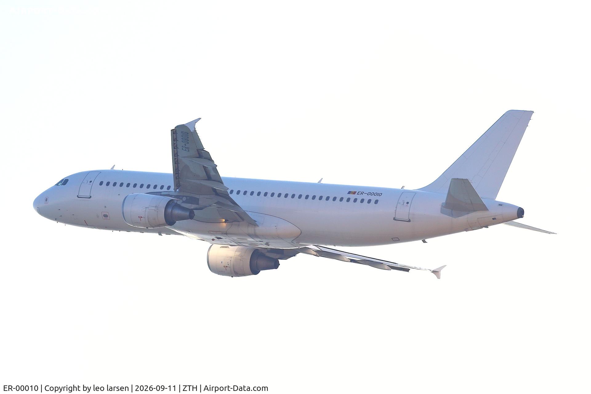 Aircraft ER-00010, 2011 Airbus A320-214, c/n 4894, Zakynthos 11.9.2026, at ZTH, photo by leo larsen