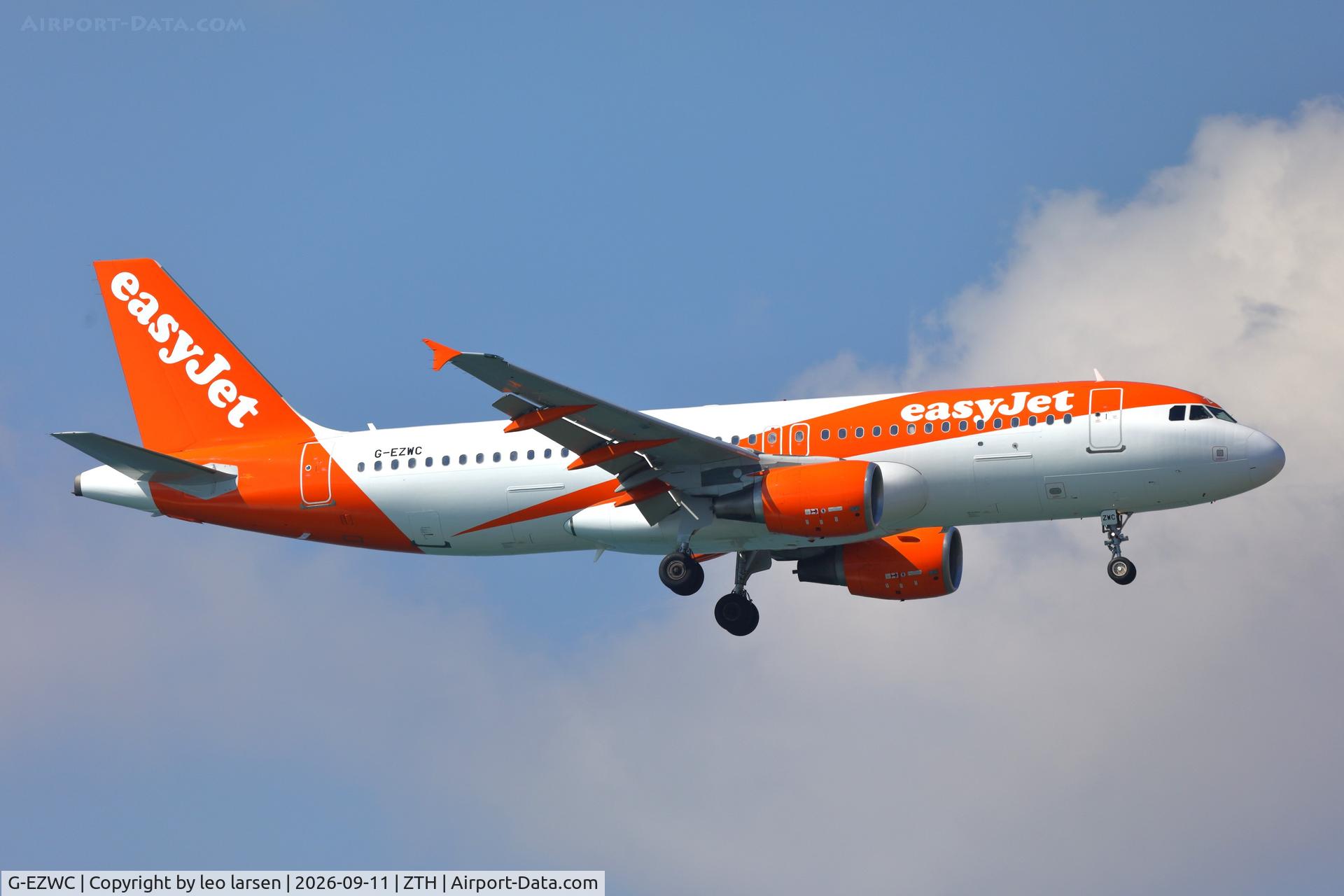Aircraft G-EZWC, 2012 Airbus A320-214, c/n 5236, Zakynthos 11.9.2026, at ZTH, photo by leo larsen