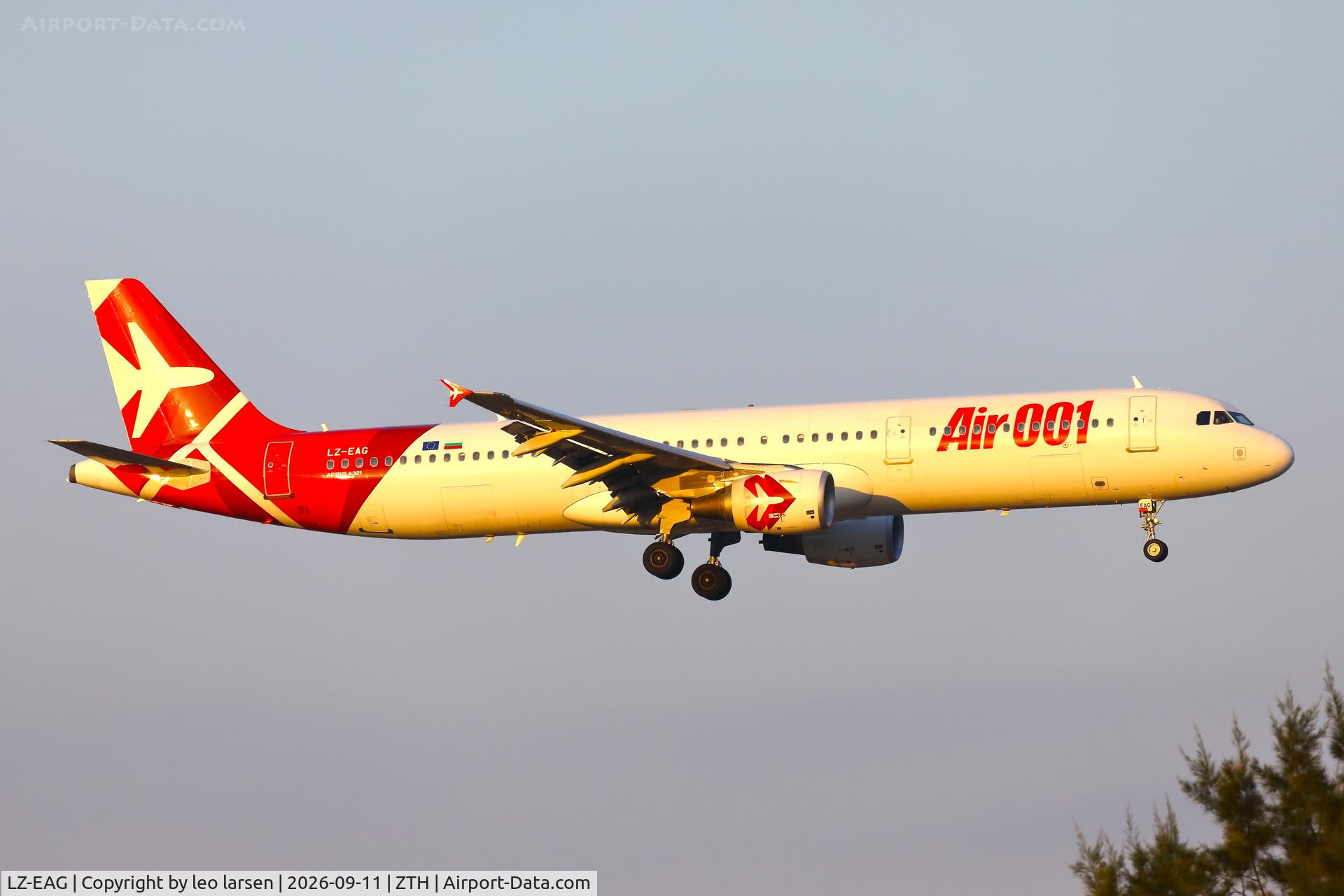 Aircraft LZ-EAG, 1999 Airbus A321-111, c/n 1144, Zakynthos 11.9.2026, at ZTH, photo by leo larsen