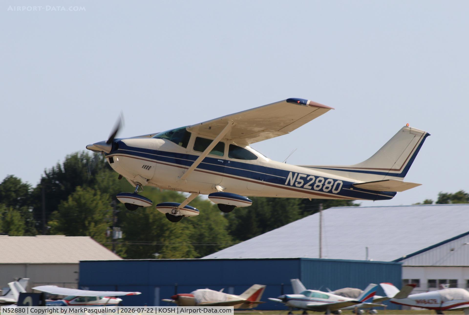 Aircraft N52880, 1974 Cessna 182P Skylane, c/n 18262921, Cessna 182P, at KOSH, photo by MarkPasqualino