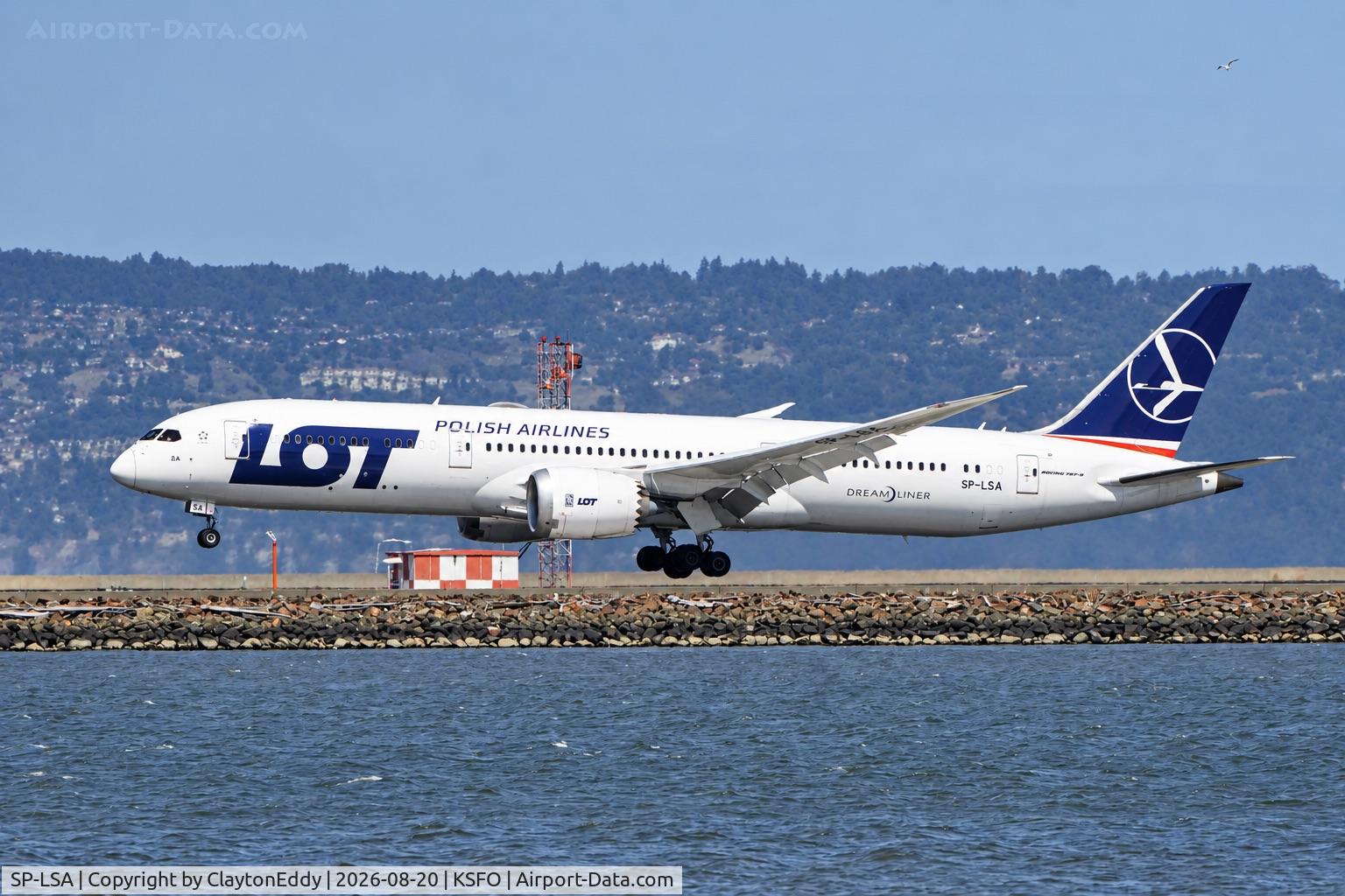 Aircraft SP-LSA, 2018 Boeing 787-9 Dreamliner, c/n 38083, SFO 2026, at KSFO, photo by ClaytonEddy