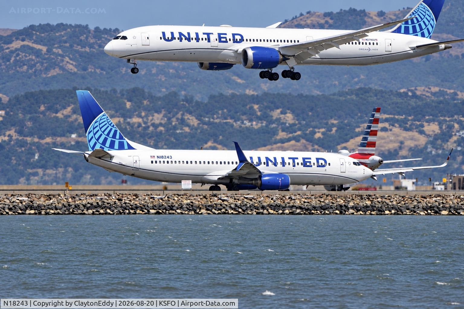 Aircraft N18243, 1999 Boeing 737-824, c/n 28806, SFO 2026, at KSFO, photo by ClaytonEddy
