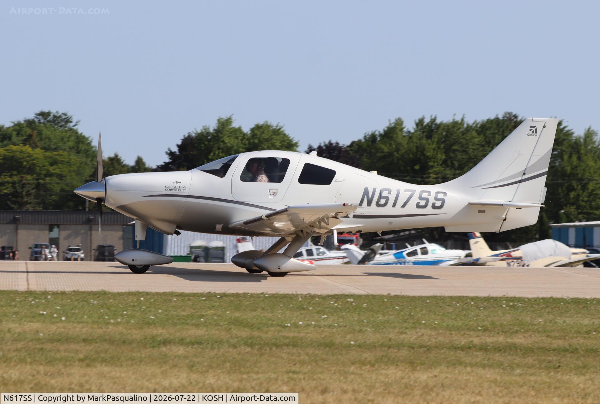 Aircraft N617SS, Cessna LC41-550FG, c/n 411127, Cessna LC41-550FG, at KOSH, photo by MarkPasqualino