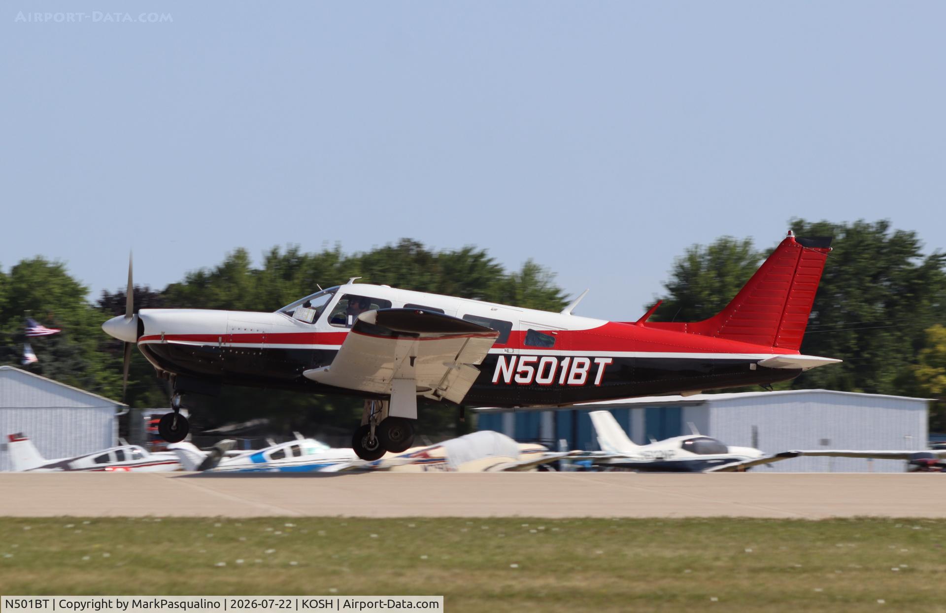 Aircraft N501BT, 1976 Piper PA-32R-300 Cherokee Lance, c/n 32R-7780039, Piper PA-32R-300, at KOSH, photo by MarkPasqualino