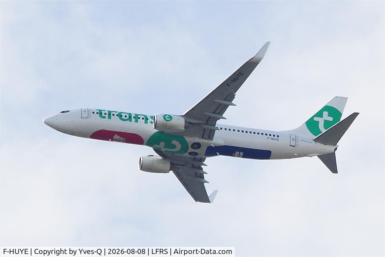 Aircraft F-HUYE, 2017 Boeing 737-800, c/n 42278 l/n 6347, Boeing 737-8JP, Climbing from rwy 03, Nantes-Atlantique airport (LFRS-NTE), at LFRS, photo by Yves-Q