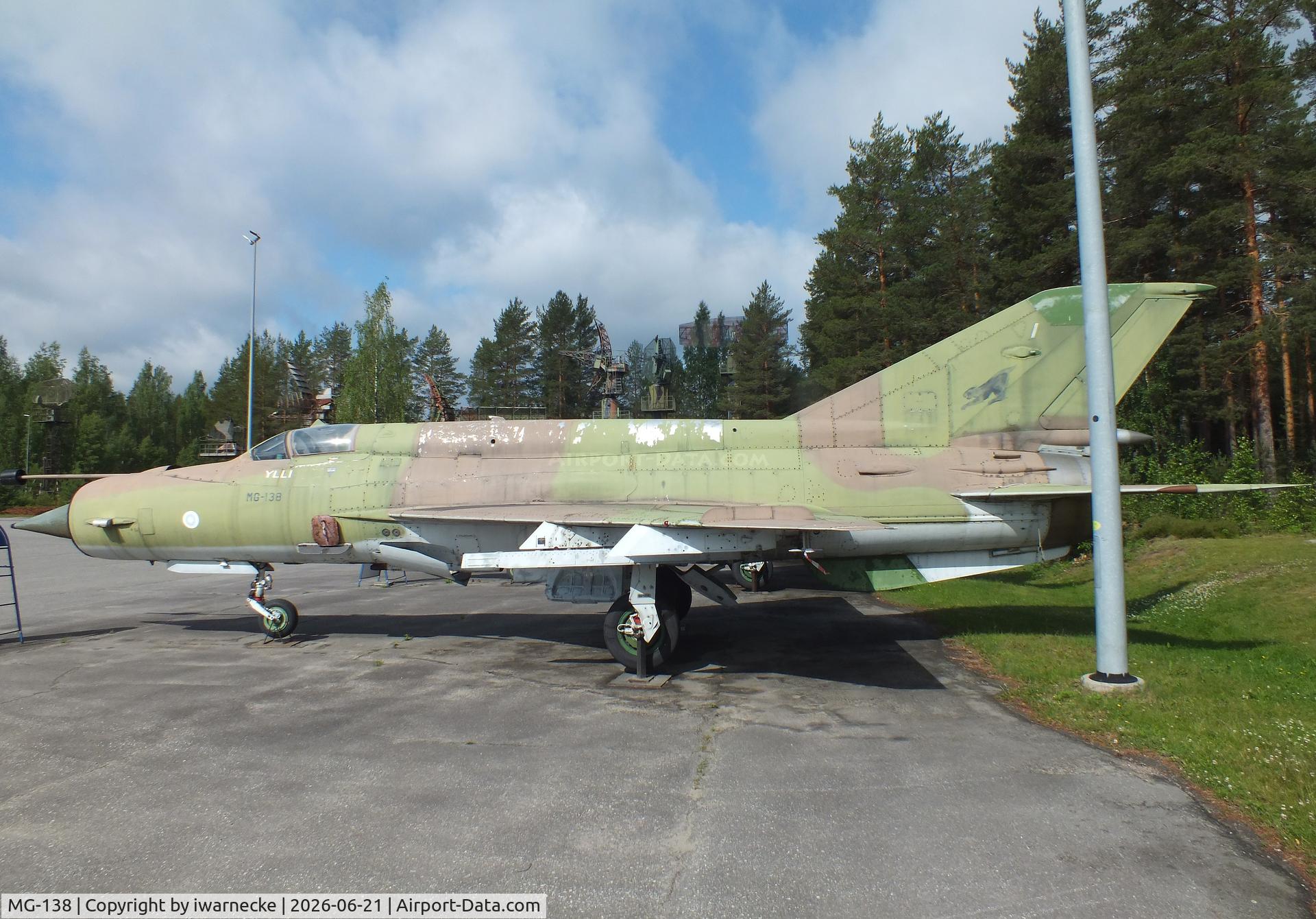 Aircraft MG-138, Mikoyan-Gurevich MiG-21bis, c/n N75084608, Mikoyan i Gurevich MiG-21bis FISHBED-N at the Suomen Ilmavoimamuseo (Finnish Air Force Museum, formerly known as Keski-Suomen Ilmailumuseo / Aviation Museum of Central Finland), Jyväskylä-Tikkakoski, photo by iwarnecke