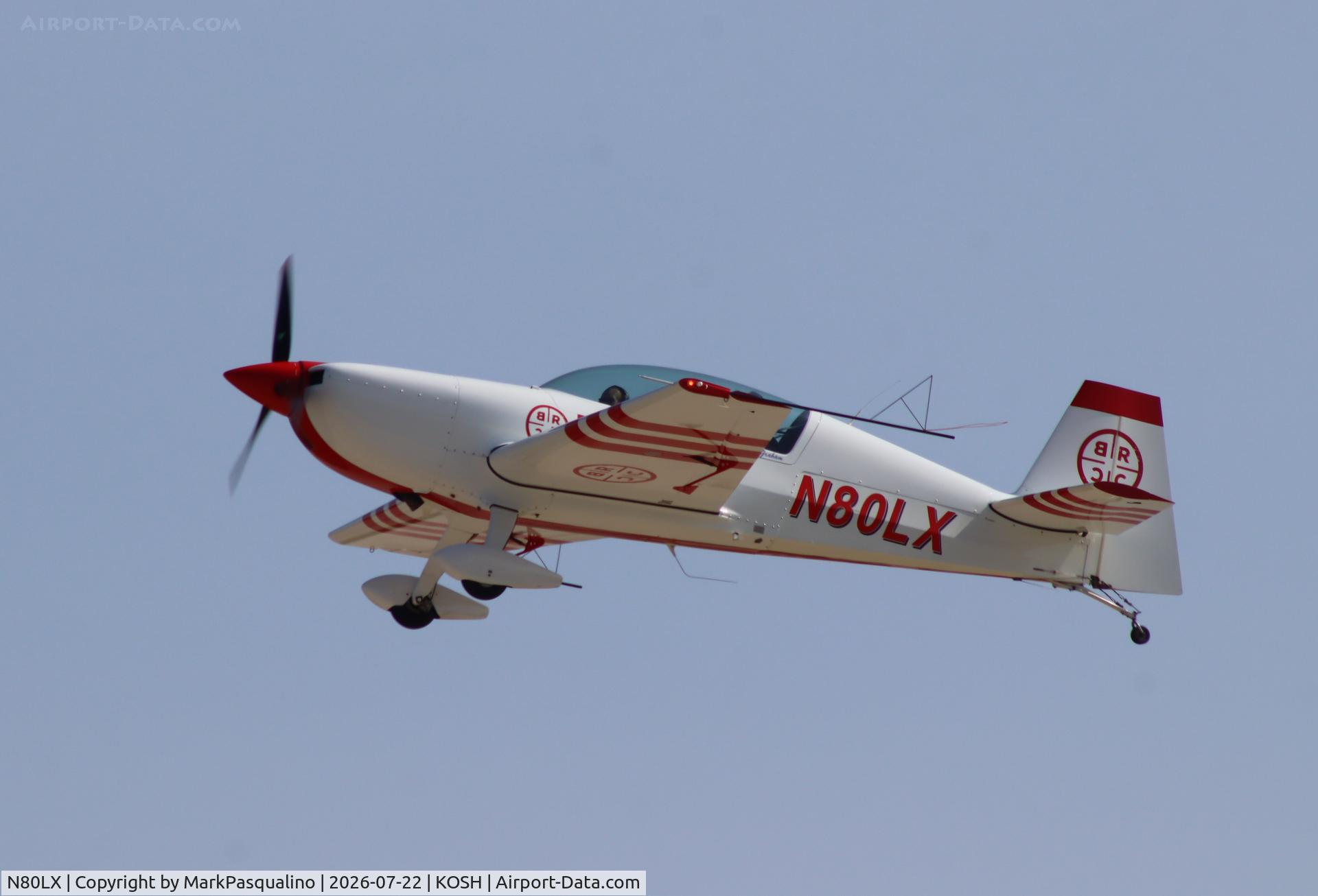 Aircraft N80LX, EXTRA FLUGZEUGPRODUKTIONS UND EA 300/LC, c/n LC032, Extra EA300/LC, at KOSH, photo by MarkPasqualino