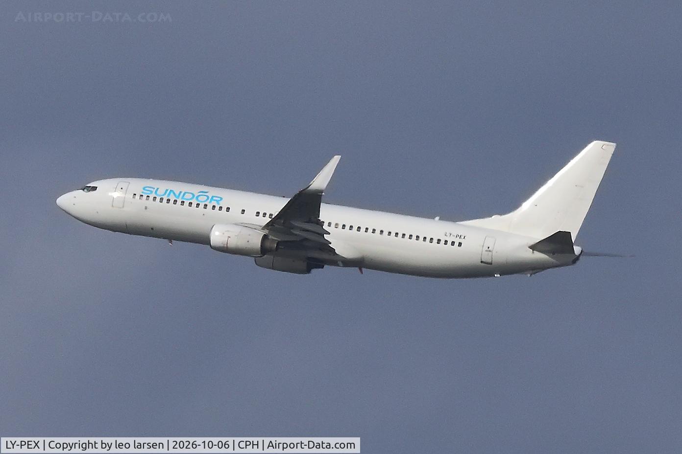 Aircraft LY-PEX, 2009 Boeing 737-8HX, c/n 29677 l/n 2946, Copenhagen 6.10.2026, at CPH, photo by leo larsen