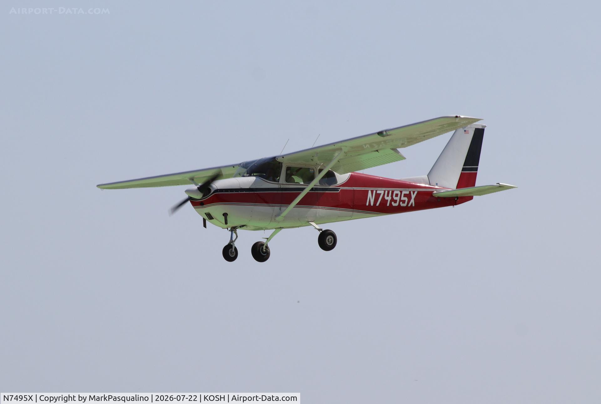 Aircraft N7495X, 1960 Cessna 172B, c/n 17247995, Cessna 172B, at KOSH, photo by MarkPasqualino