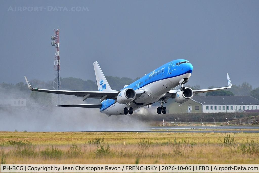 Aircraft PH-BCG, 2019 Boeing 737-8K2, c/n 62578, Bordeaux (BOD) Amsterdam (AMS) KL1446, at LFBD, photo by Jean Christophe Ravon / FRENCHSKY