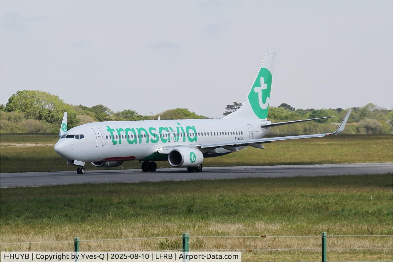 Aircraft F-HUYB, 2017 Boeing 737-8JP, c/n 42274 l/n 6247, Boeing 737-8JP, Taxiing rwy 07R, Brest-Bretagne airport (LFRB-BES), at LFRB, photo by Yves-Q