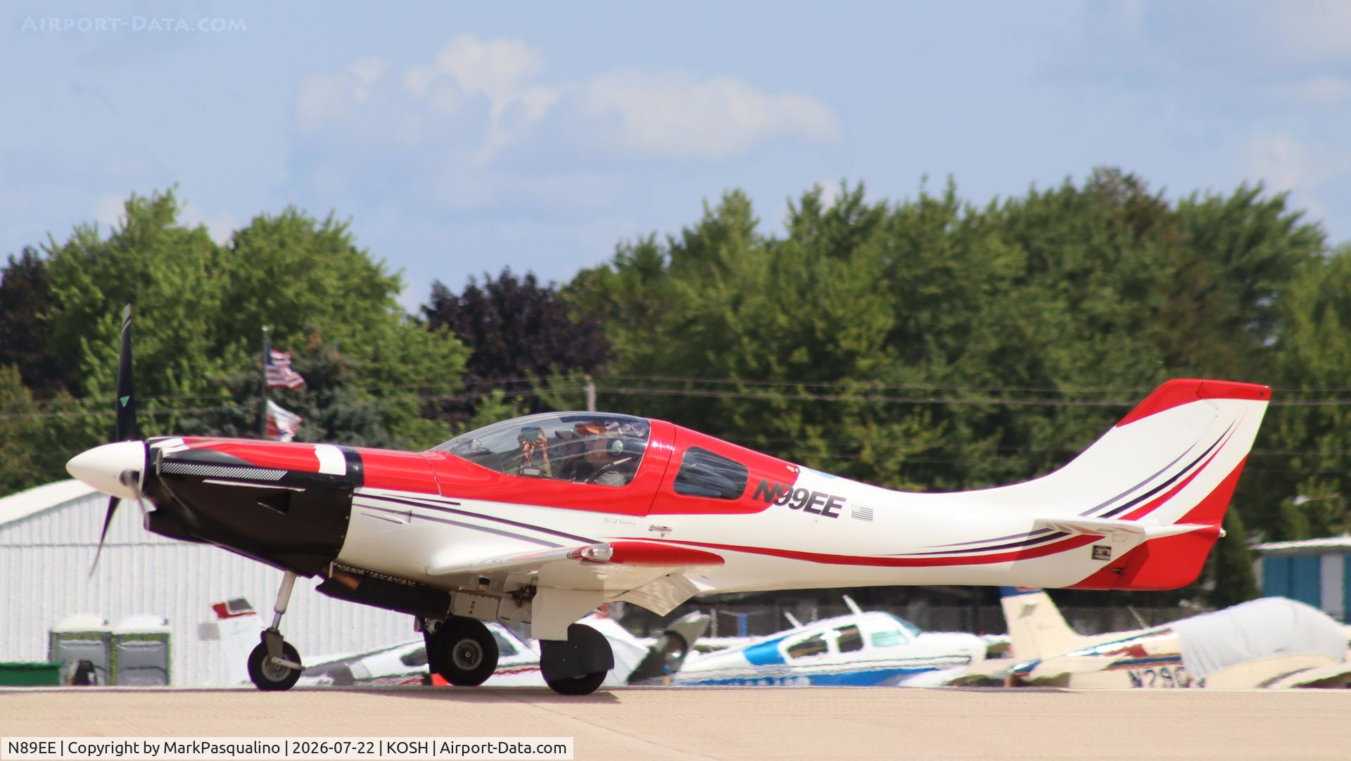 Aircraft N89EE, 1994 Swearingen SX300, c/n 49, Swearingen SX300, at KOSH, photo by MarkPasqualino