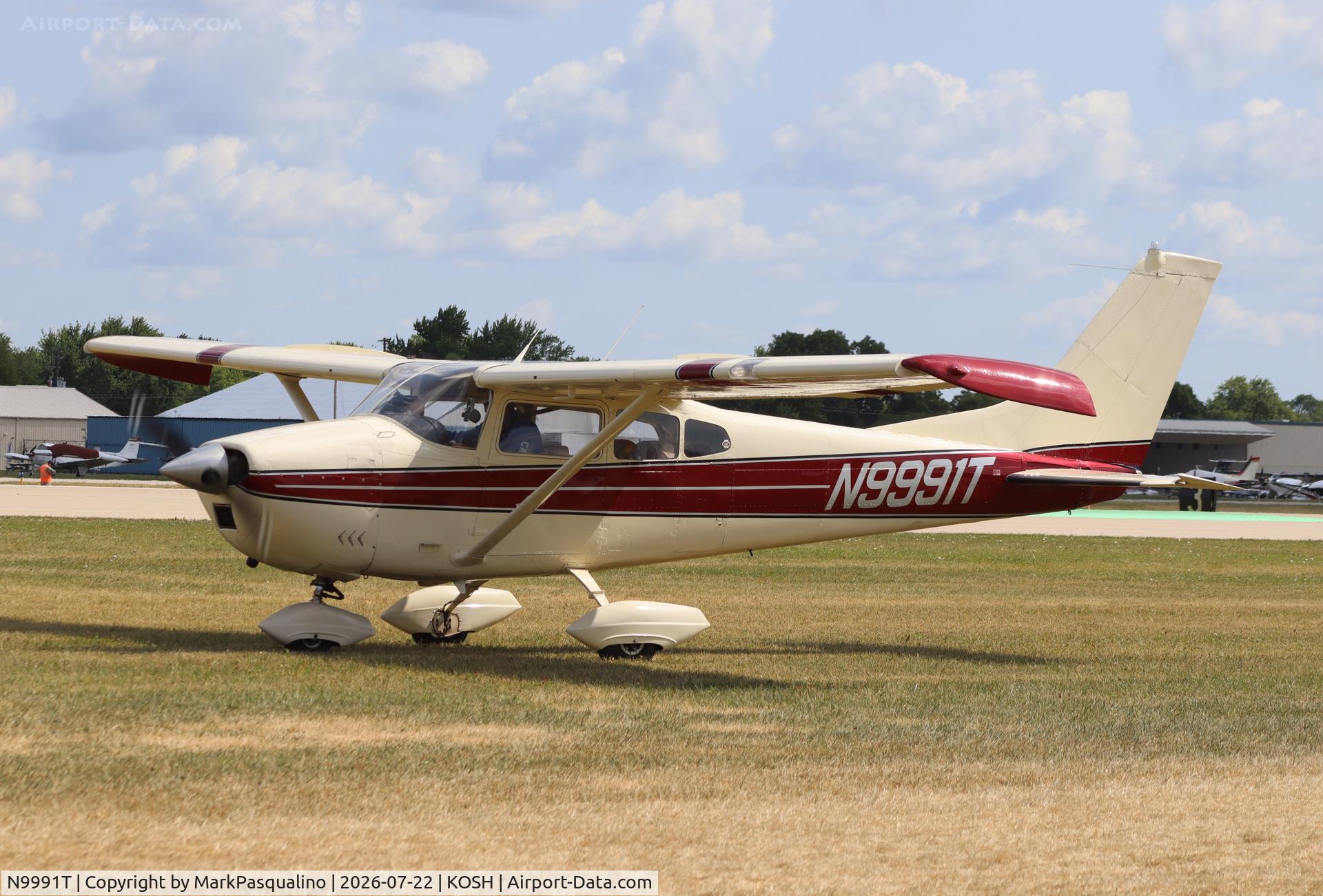 Aircraft N9991T, 1960 Cessna 182D Skylane, c/n 18253091, Cessna 182D, at KOSH, photo by MarkPasqualino