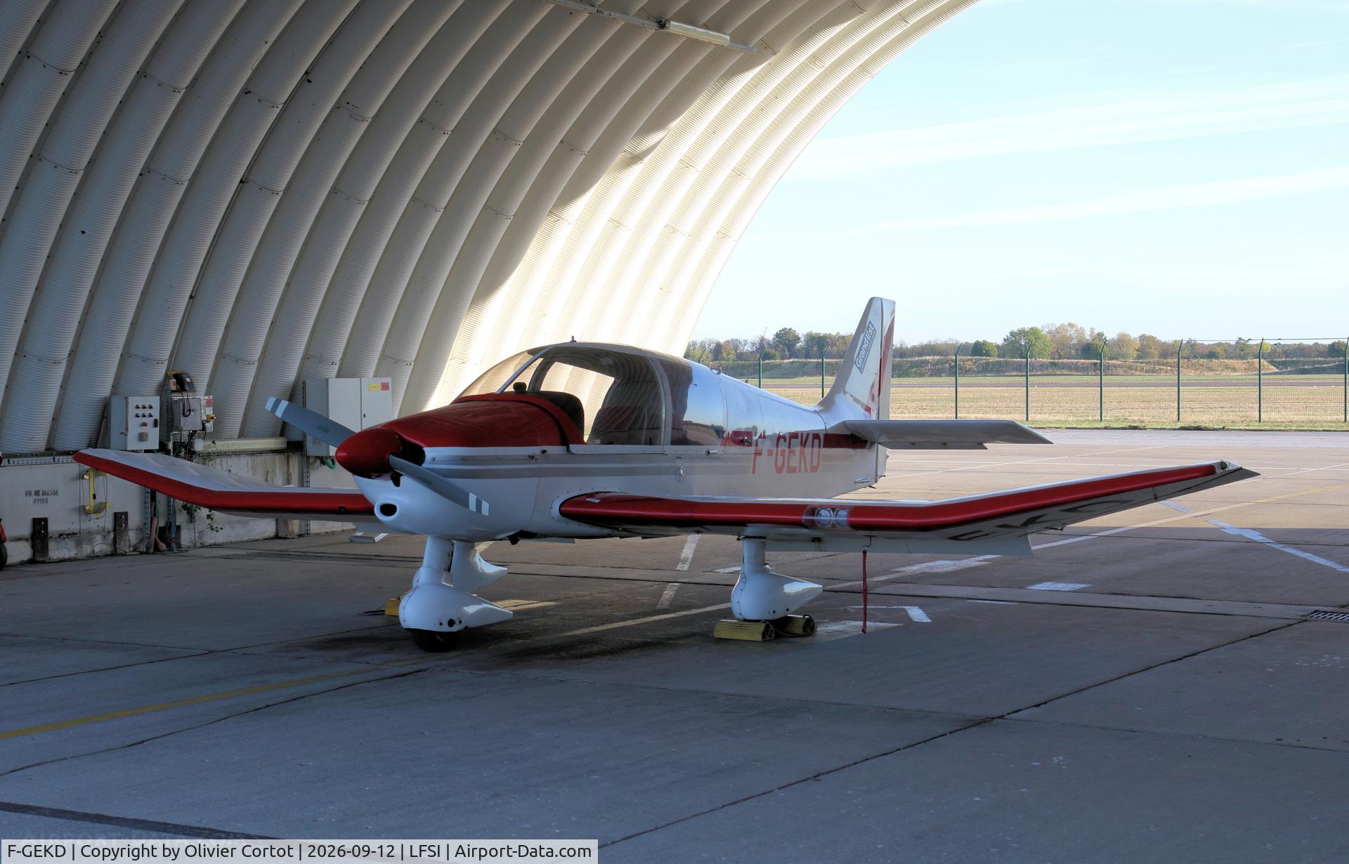 Aircraft F-GEKD, 1985 Robin DR400/160, c/n 1728, 2026 airshow, at LFSI, photo by Olivier Cortot