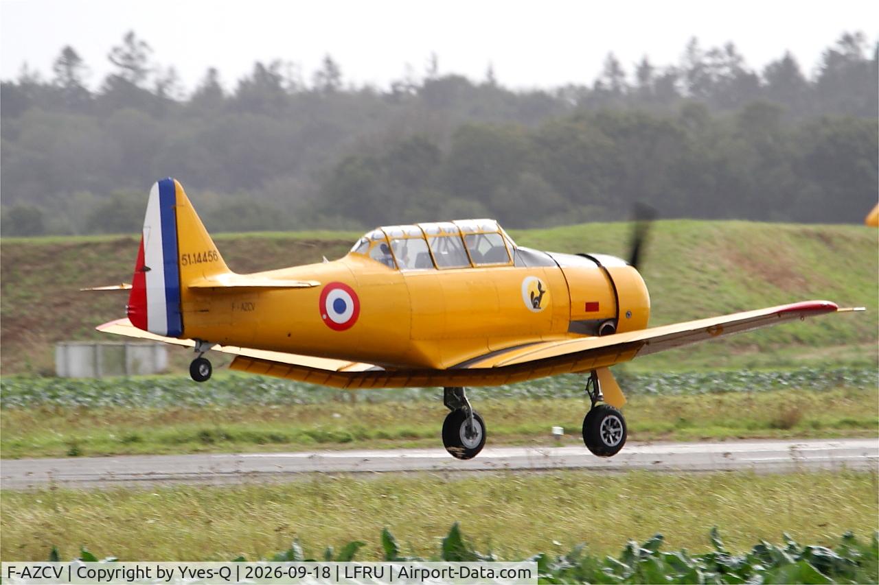 Aircraft F-AZCV, 1951 North American T-6G Texan, c/n 182-143, North American T-6G Texan, Landing rwy 22, Morlaix-Ploujean airport (LFRU-MXN), at LFRU, photo by Yves-Q