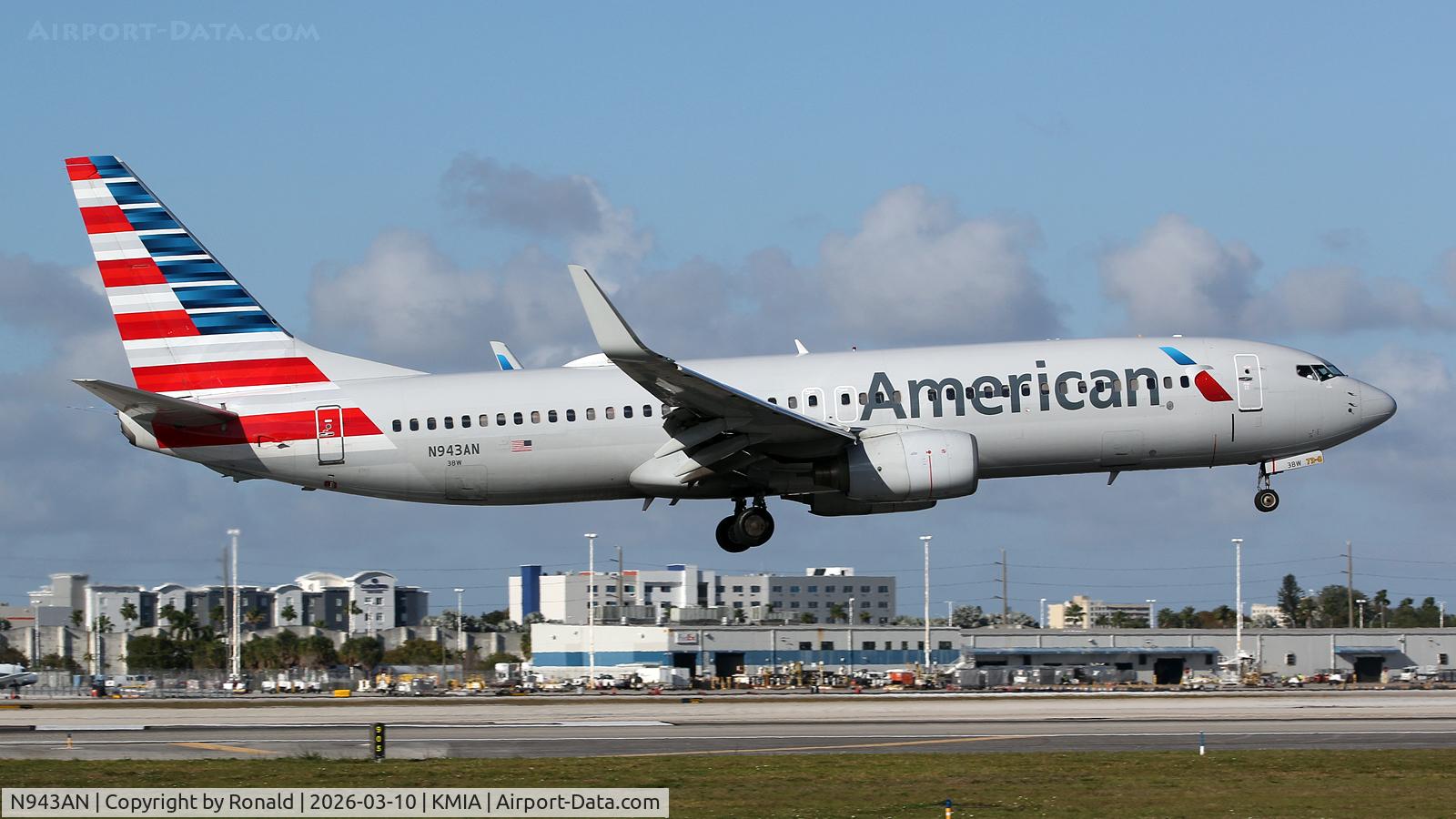 Aircraft N943AN, 2000 Boeing 737-823, c/n 30599, at mia, at KMIA, photo by Ronald