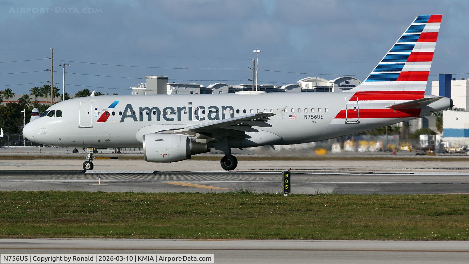 Aircraft N756US, 2000 Airbus A319-112, c/n 1340, at mia, at KMIA, photo by Ronald